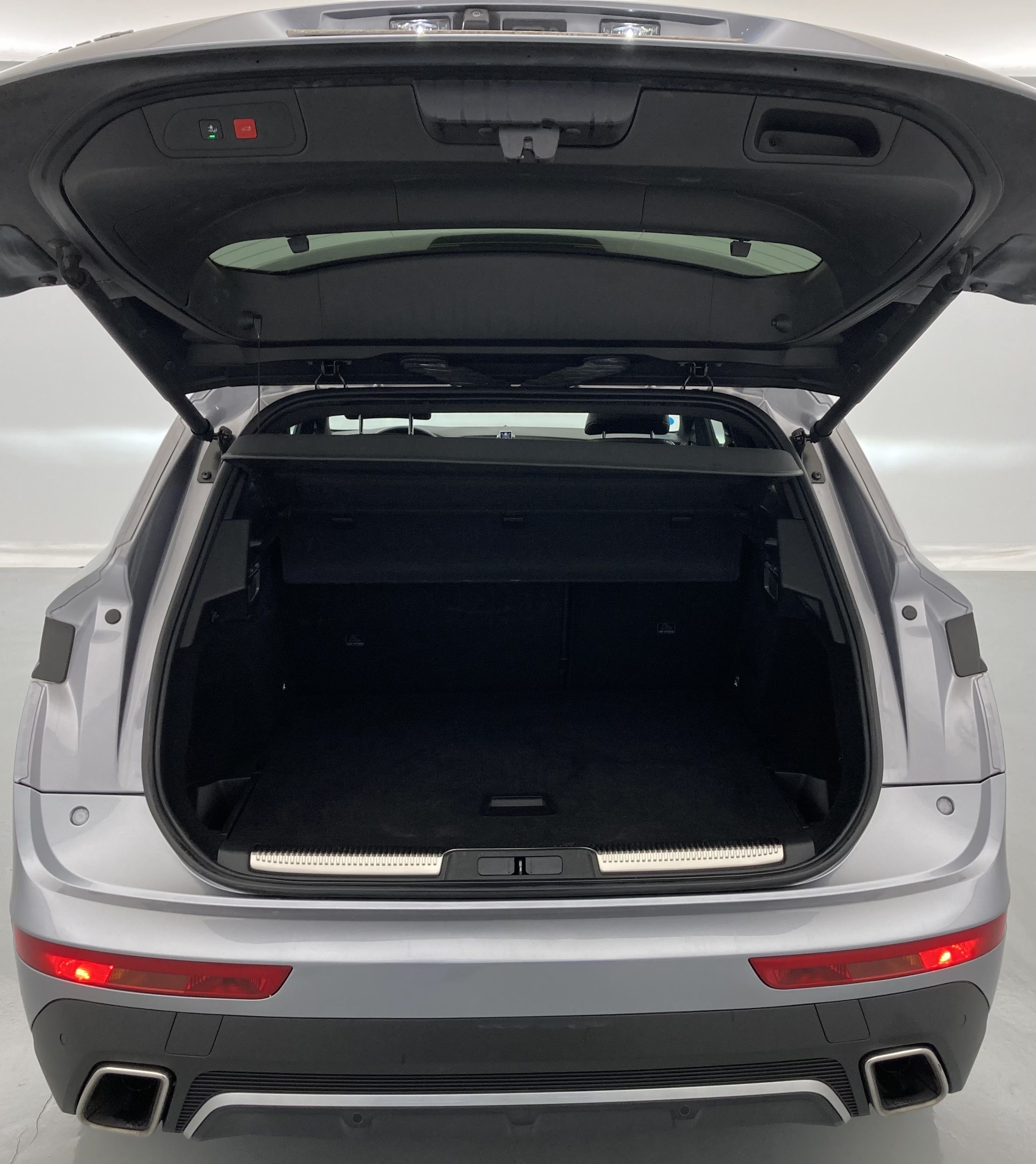 ds ds7 crossback performance line + E-TENSE 300 CA 2022 gris artense 26