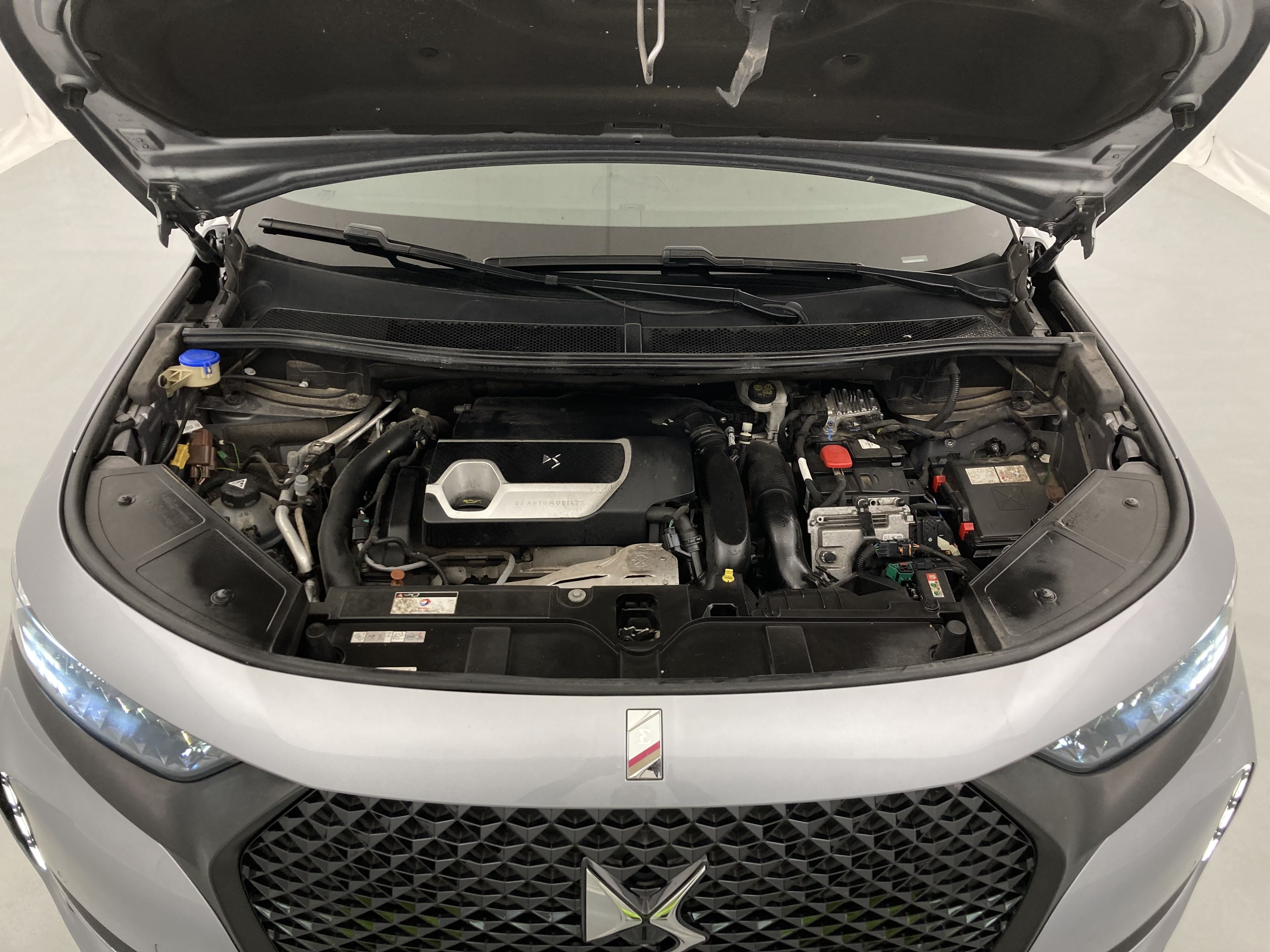 ds ds7 crossback performance line + E-TENSE 300 CA 2022 gris artense 27