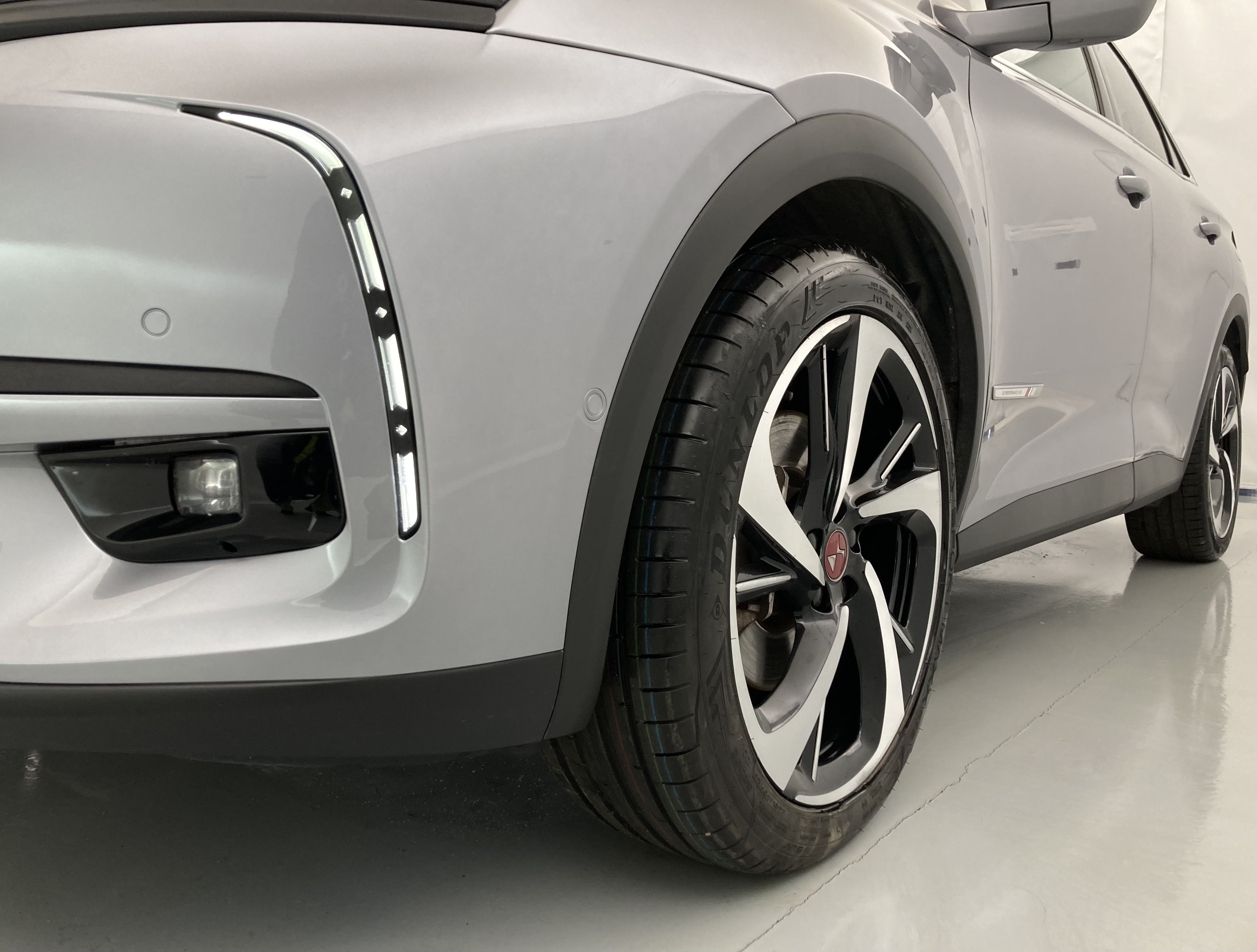 ds ds7 crossback performance line + E-TENSE 300 CA 2022 gris artense 29