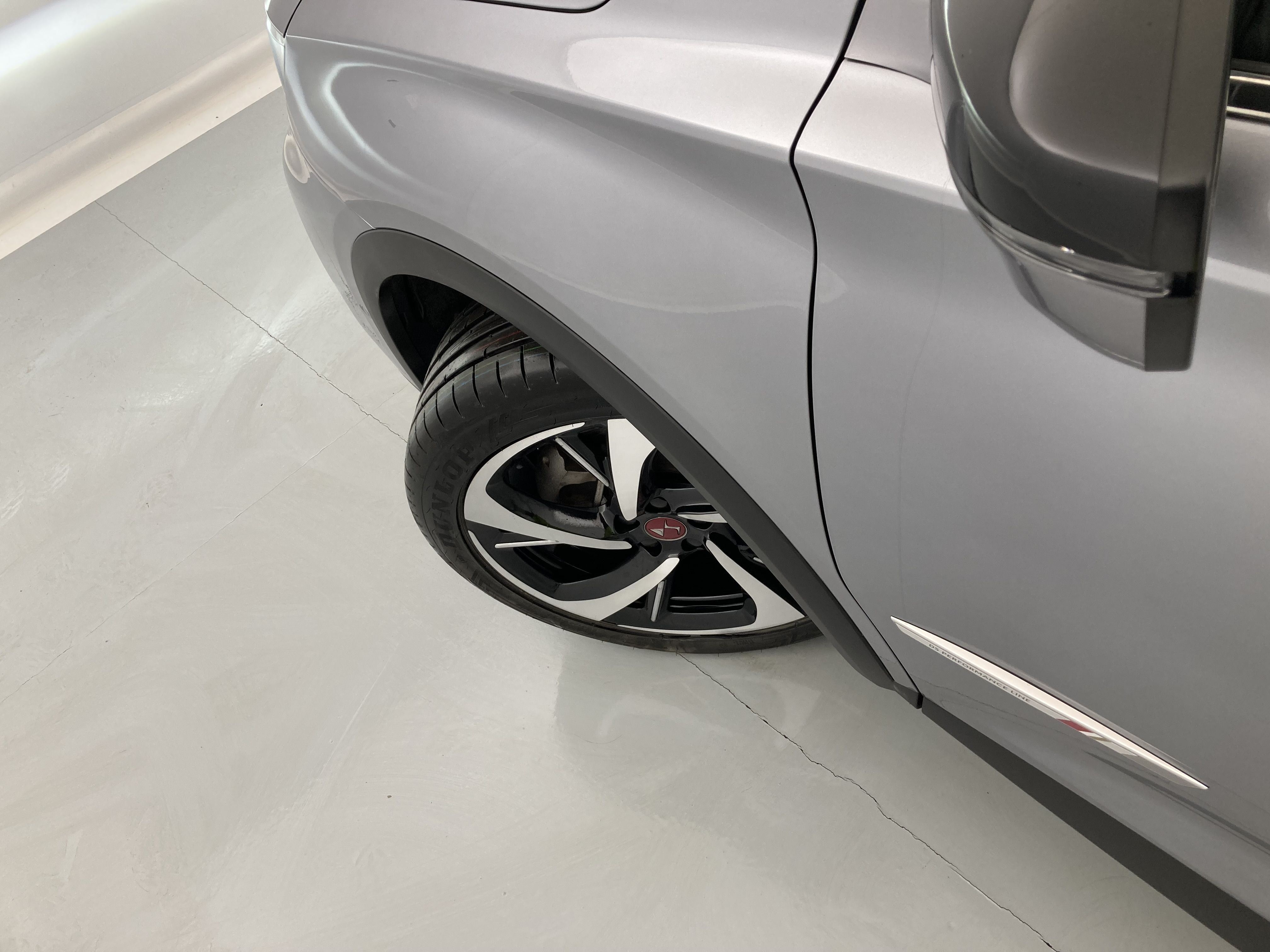 ds ds7 crossback performance line + E-TENSE 300 CA 2022 gris artense 32