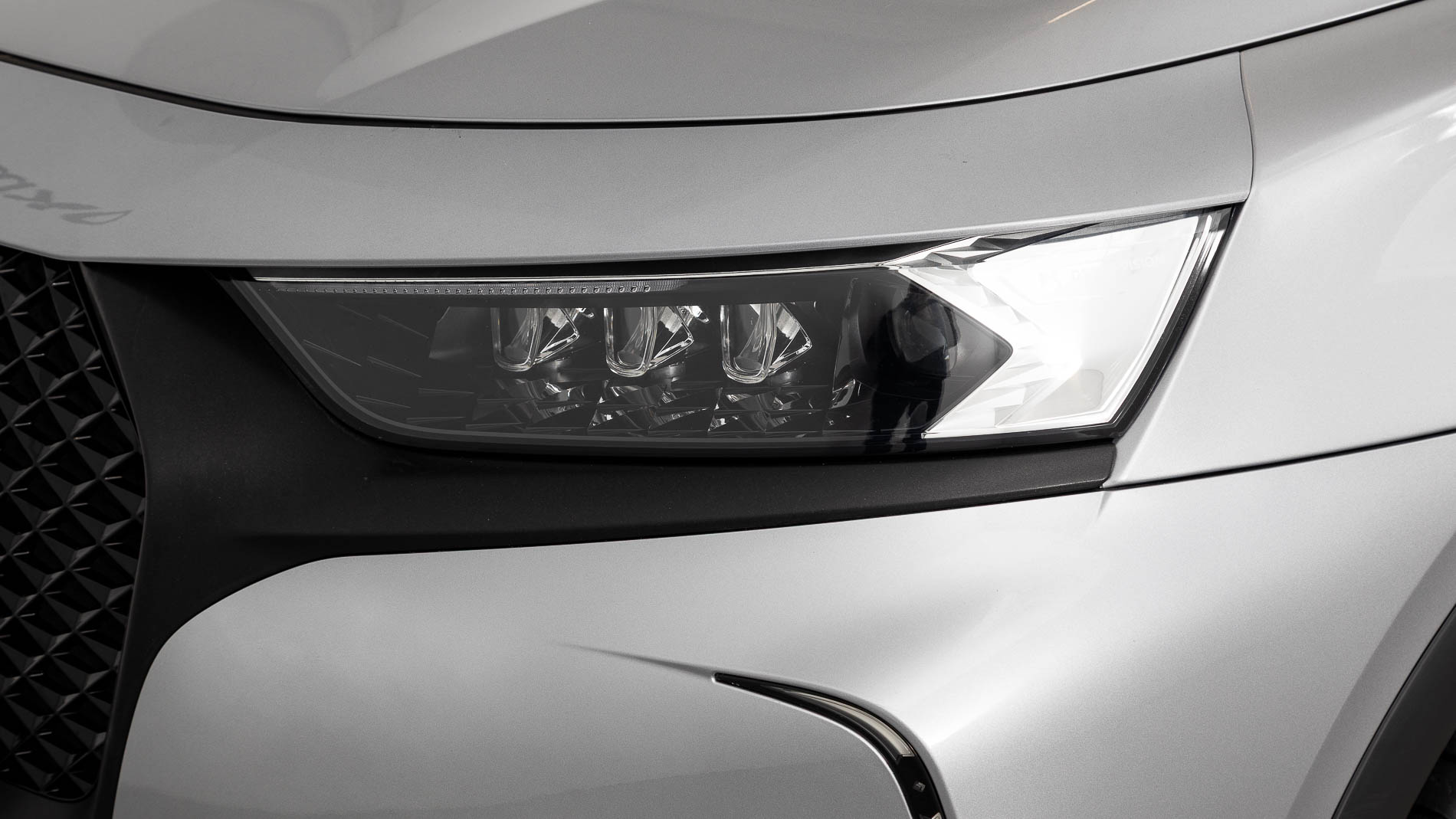 ds ds7 crossback performance line + E-TENSE 300 CA 2022 gris artense 29