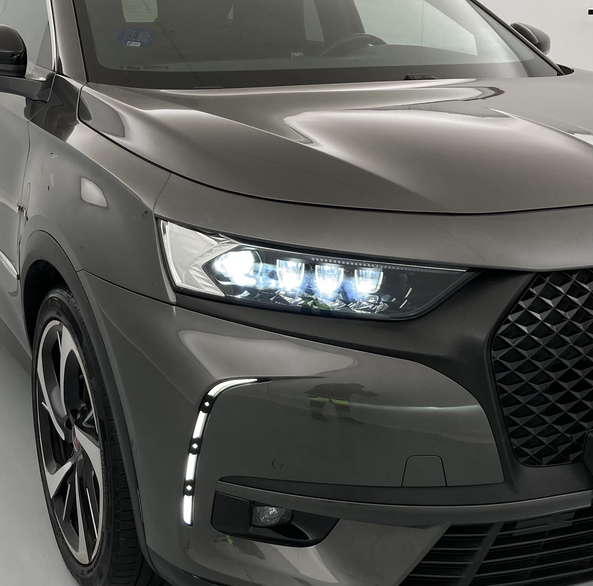 ds ds7 crossback performance line + E-TENSE 300 CA 2022 gris platino 16