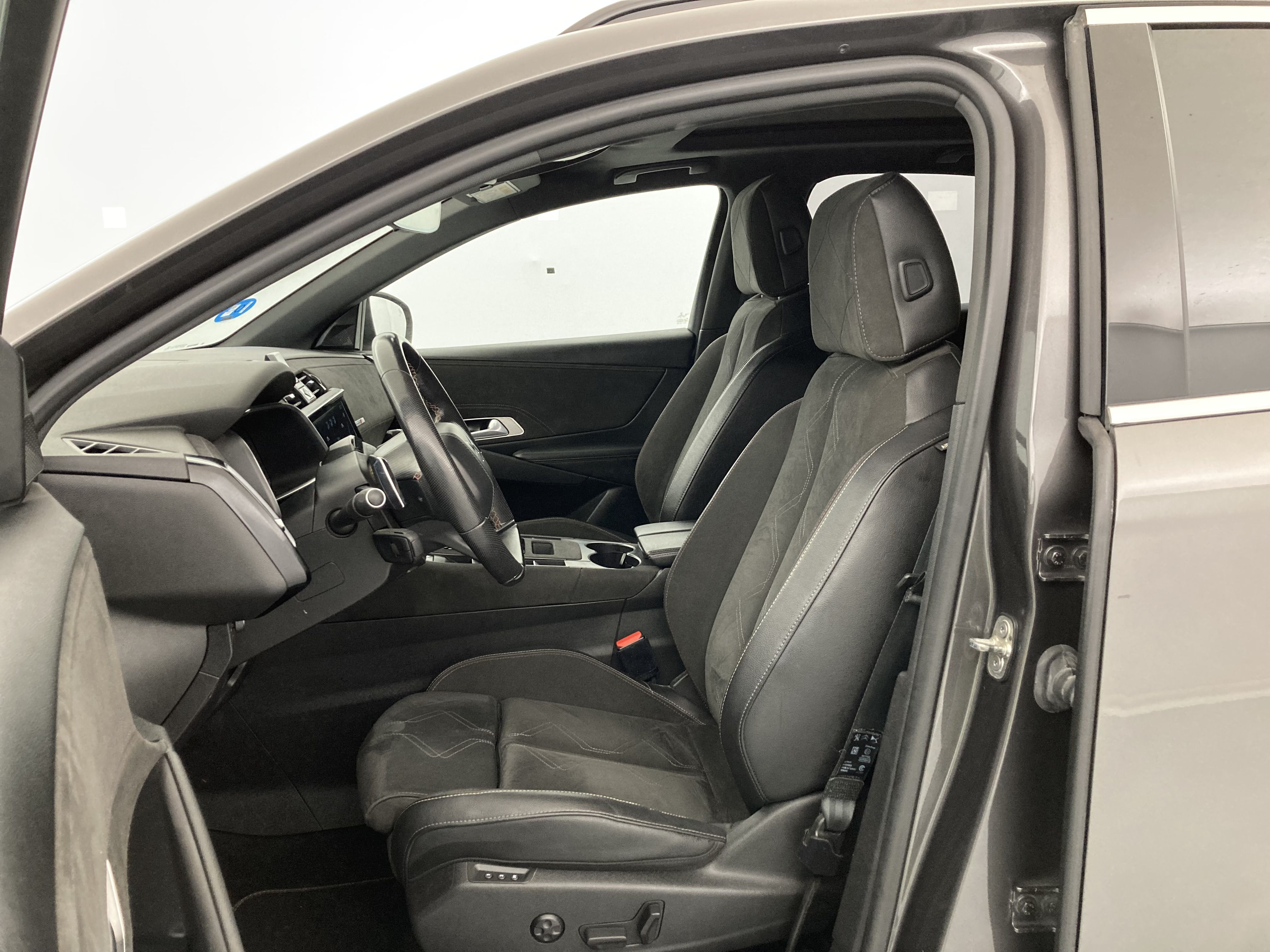 ds ds7 crossback performance line + E-TENSE 300 CA 2022 gris platino 19