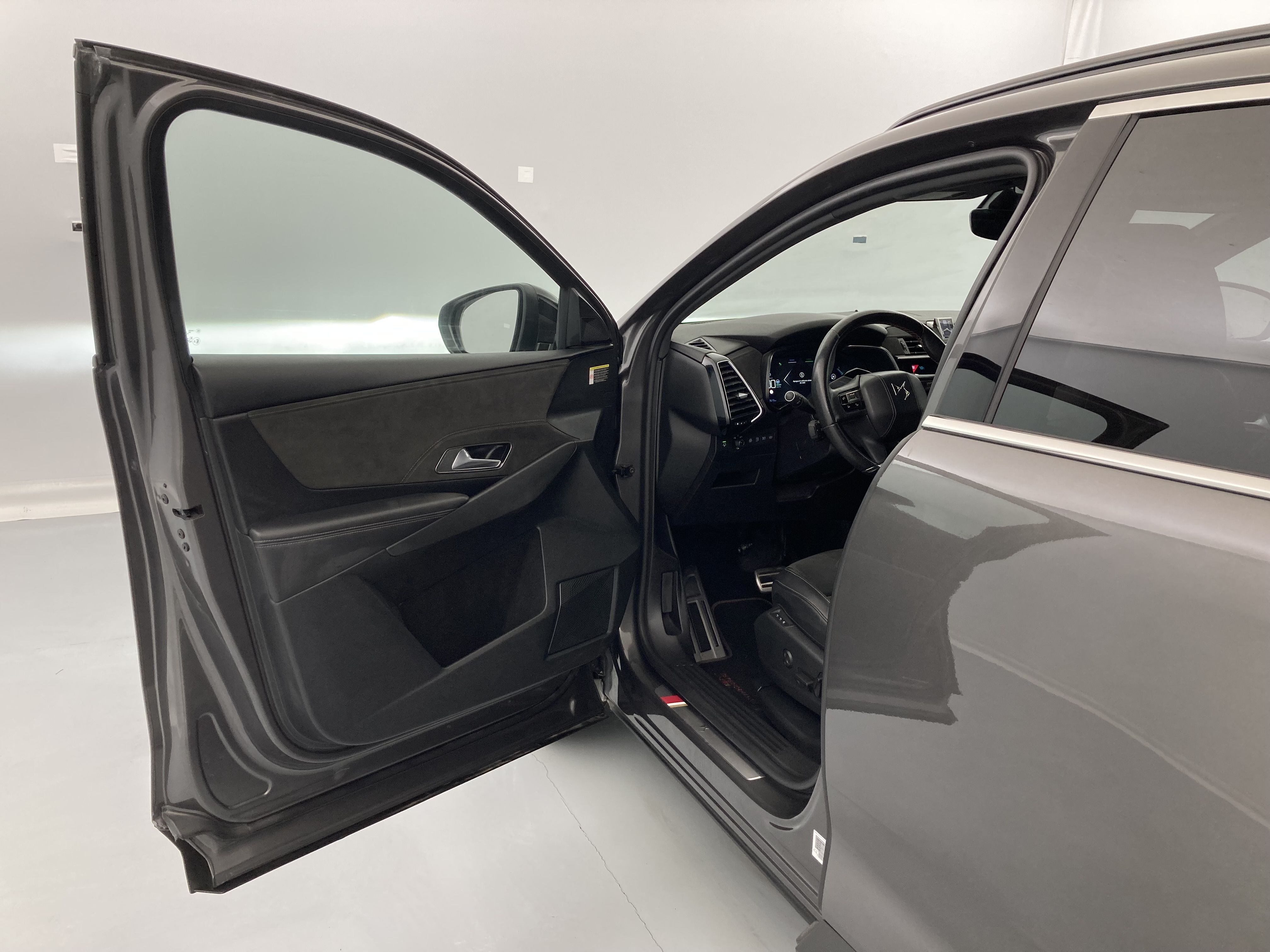 ds ds7 crossback performance line + E-TENSE 300 CA 2022 gris platino 21
