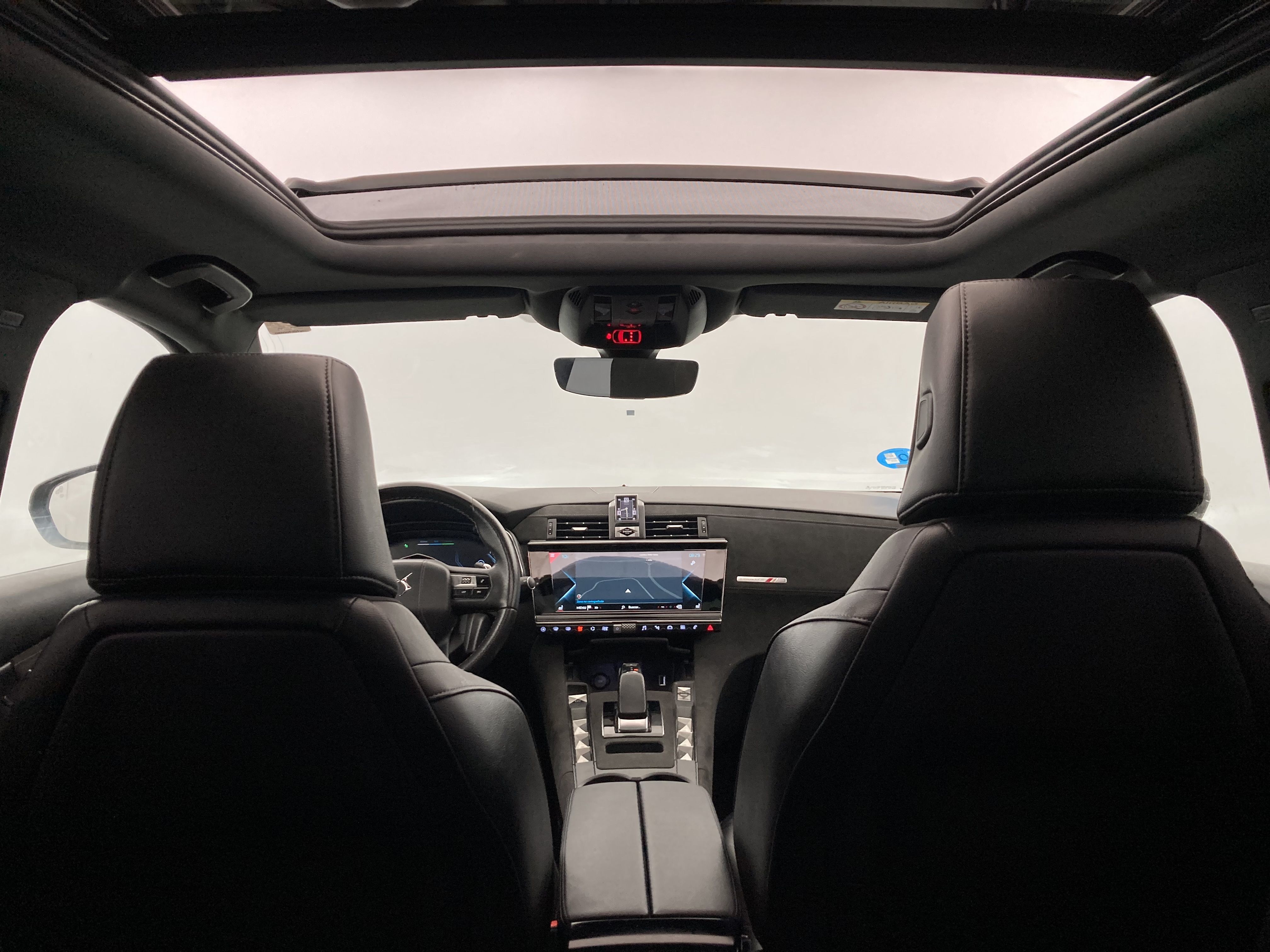 ds ds7 crossback performance line + E-TENSE 300 CA 2022 gris platino 27