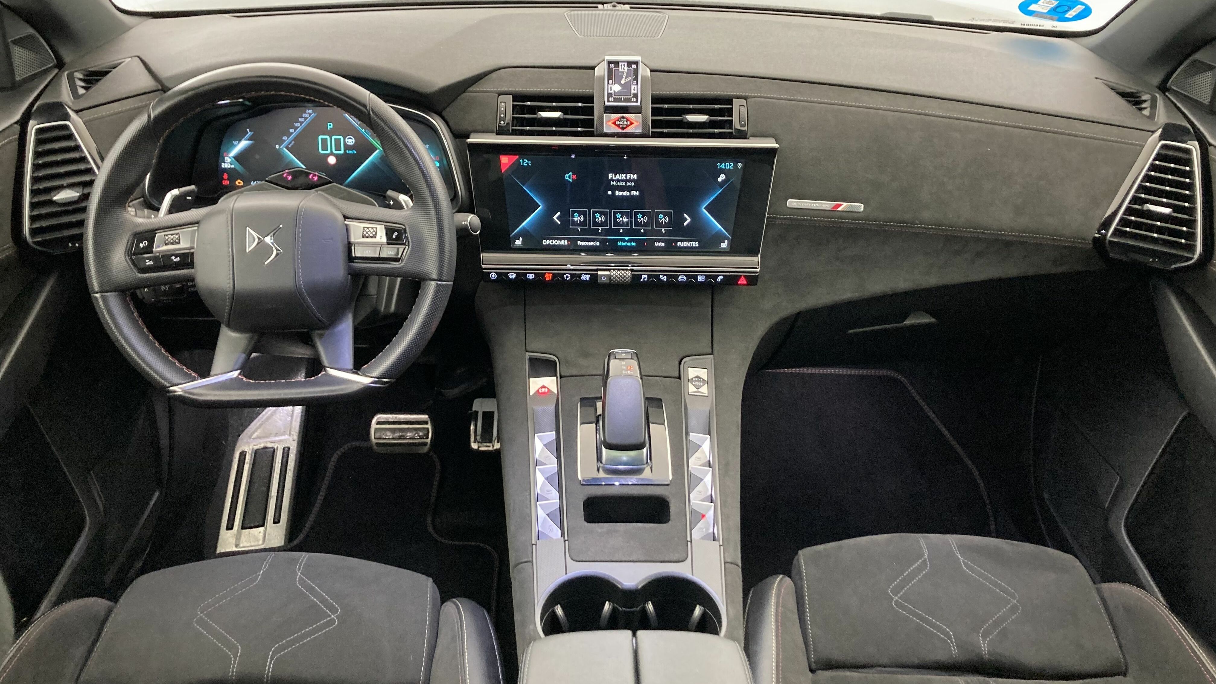 ds ds7 crossback performance line + E-TENSE 300 CA 2022 gris platino 12