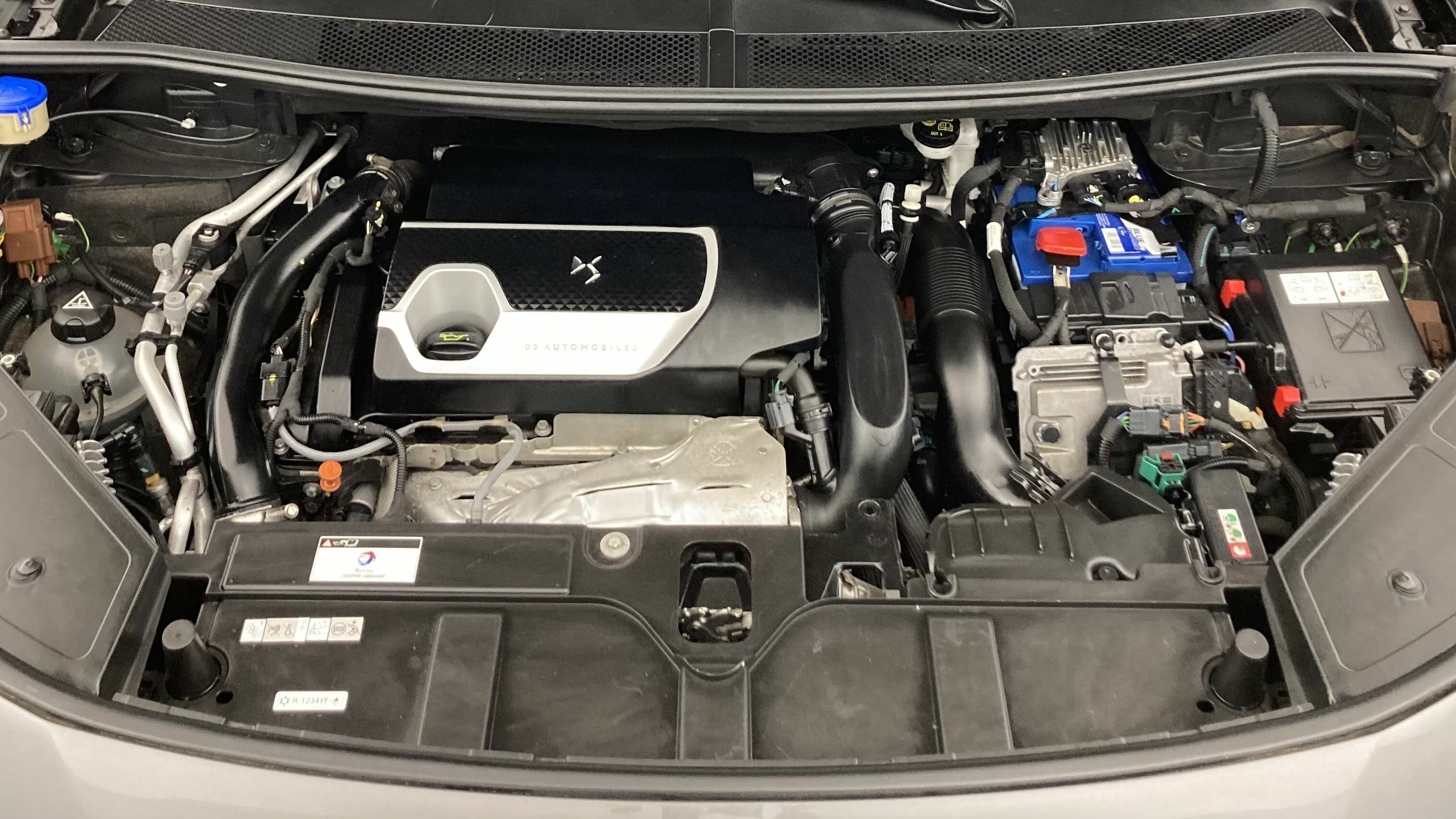 ds ds7 crossback performance line + E-TENSE 300 CA 2022 gris platino 19