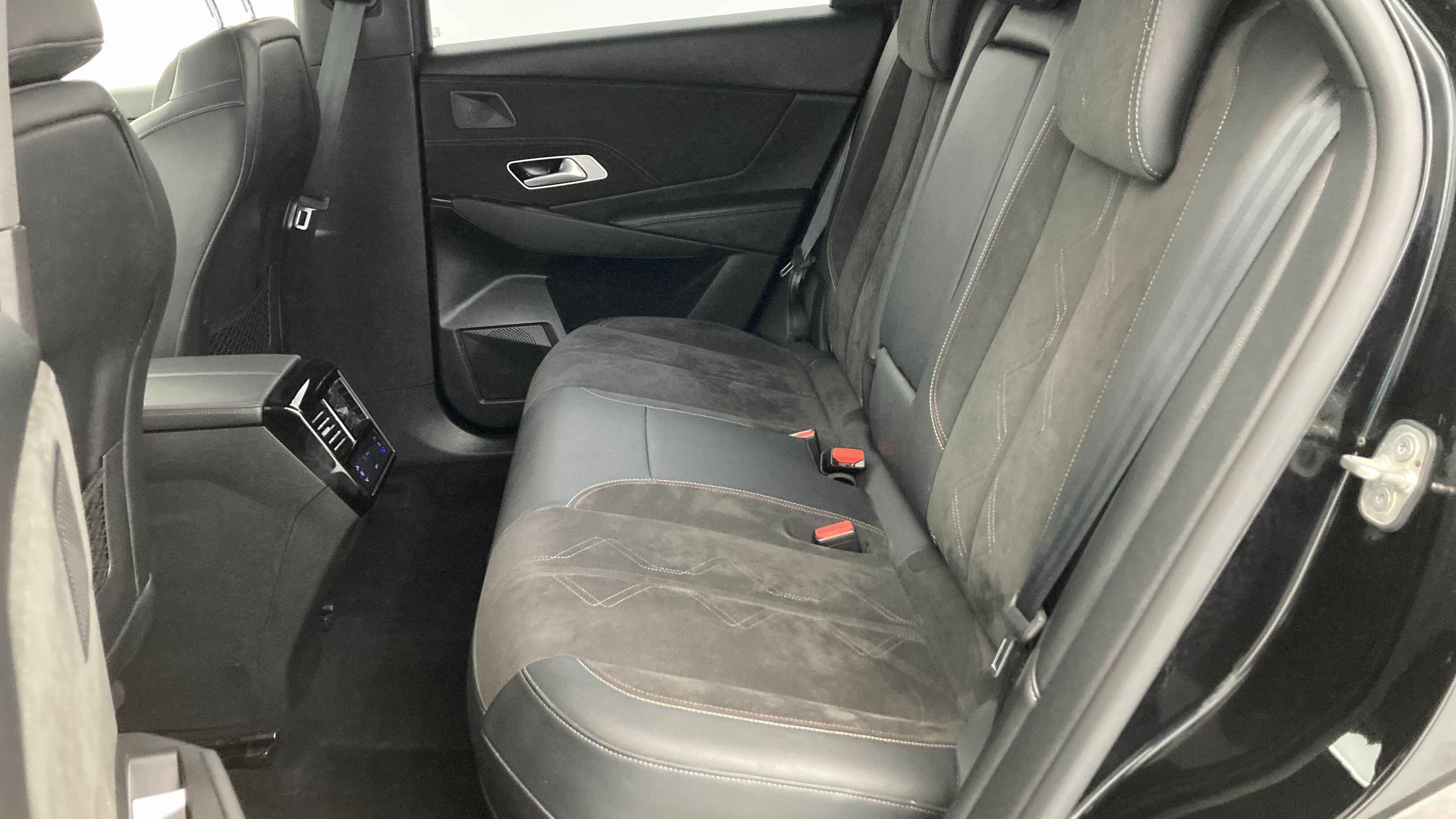 ds ds7 crossback performance line + E-TENSE 300 CA 2022 negro perla 17