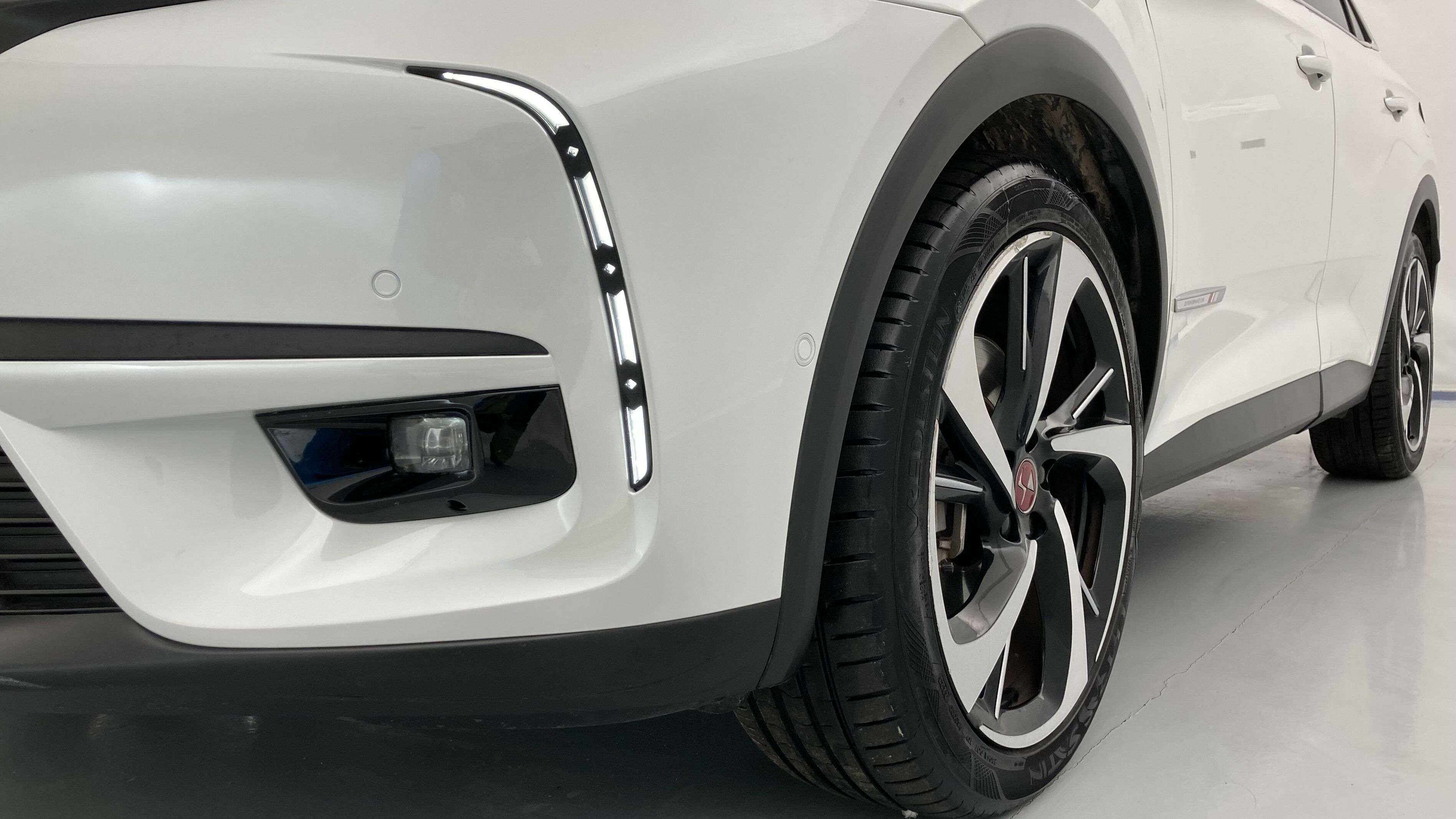 ds ds7 crossback performance line + E-TENSE 300 CA 2022 blanco nacarado 27