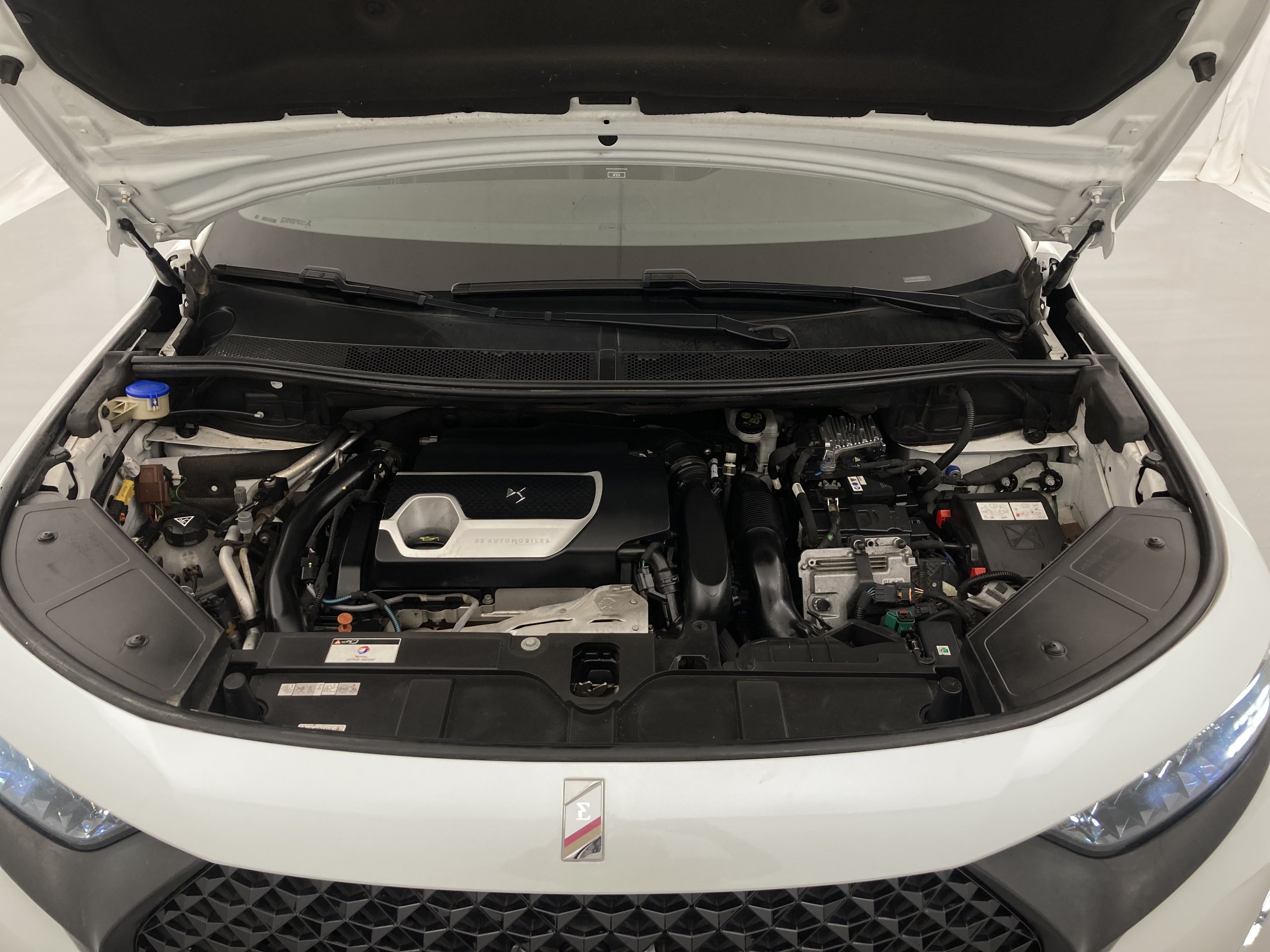 ds ds7 crossback performance line + E-TENSE 300 CA 2022 blanco nacarado 24