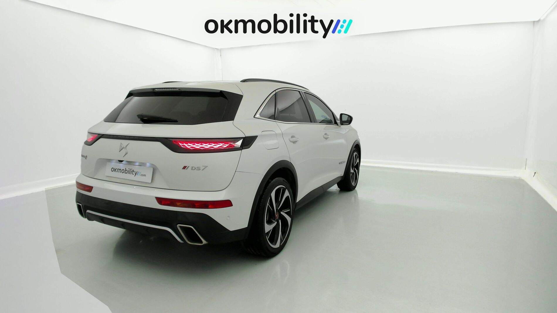 ds ds7 crossback performance line + E-TENSE 300 CA 2022 blanco nacarado 11