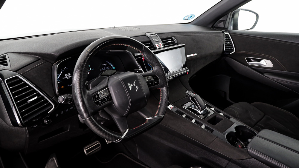 ds ds7 crossback performance line + E-TENSE 300 CA 2022 gris artense 14