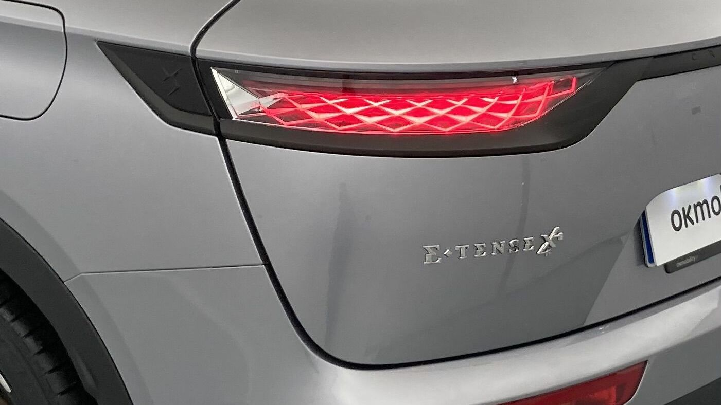 ds ds7 crossback performance line + E-TENSE 300 CA 2022 gris artense 24