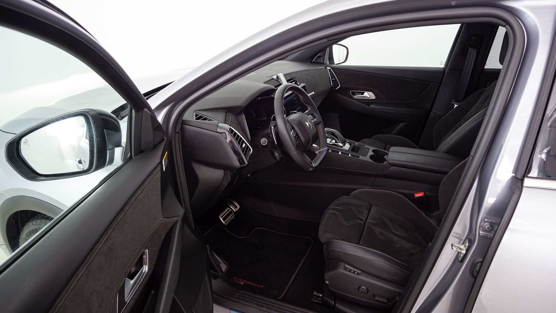 ds ds7 crossback performance line + E-TENSE 300 CA 2022 gris artense 14