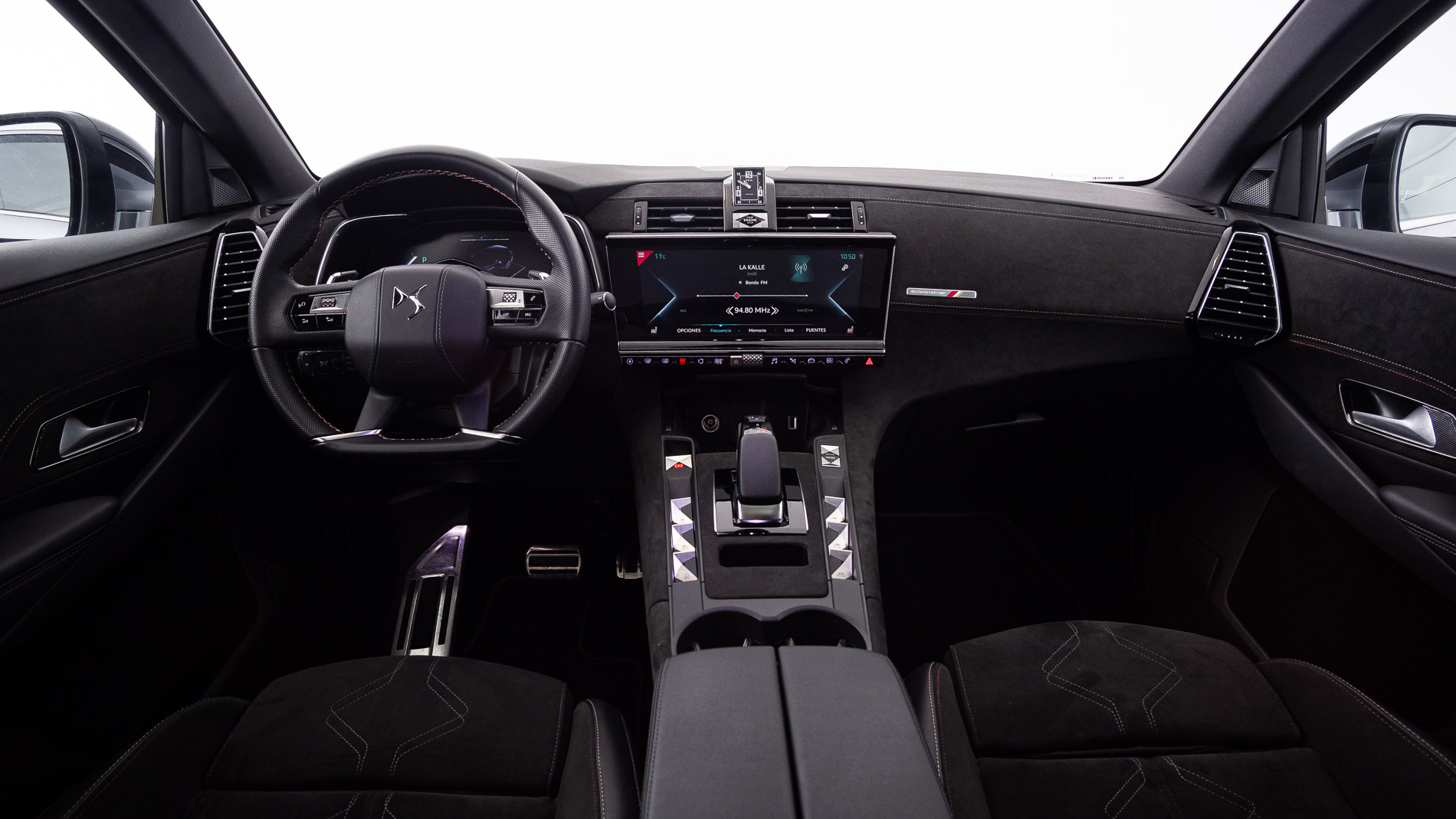 ds ds7 crossback performance line + E-TENSE 300 CA 2022 gris artense 16