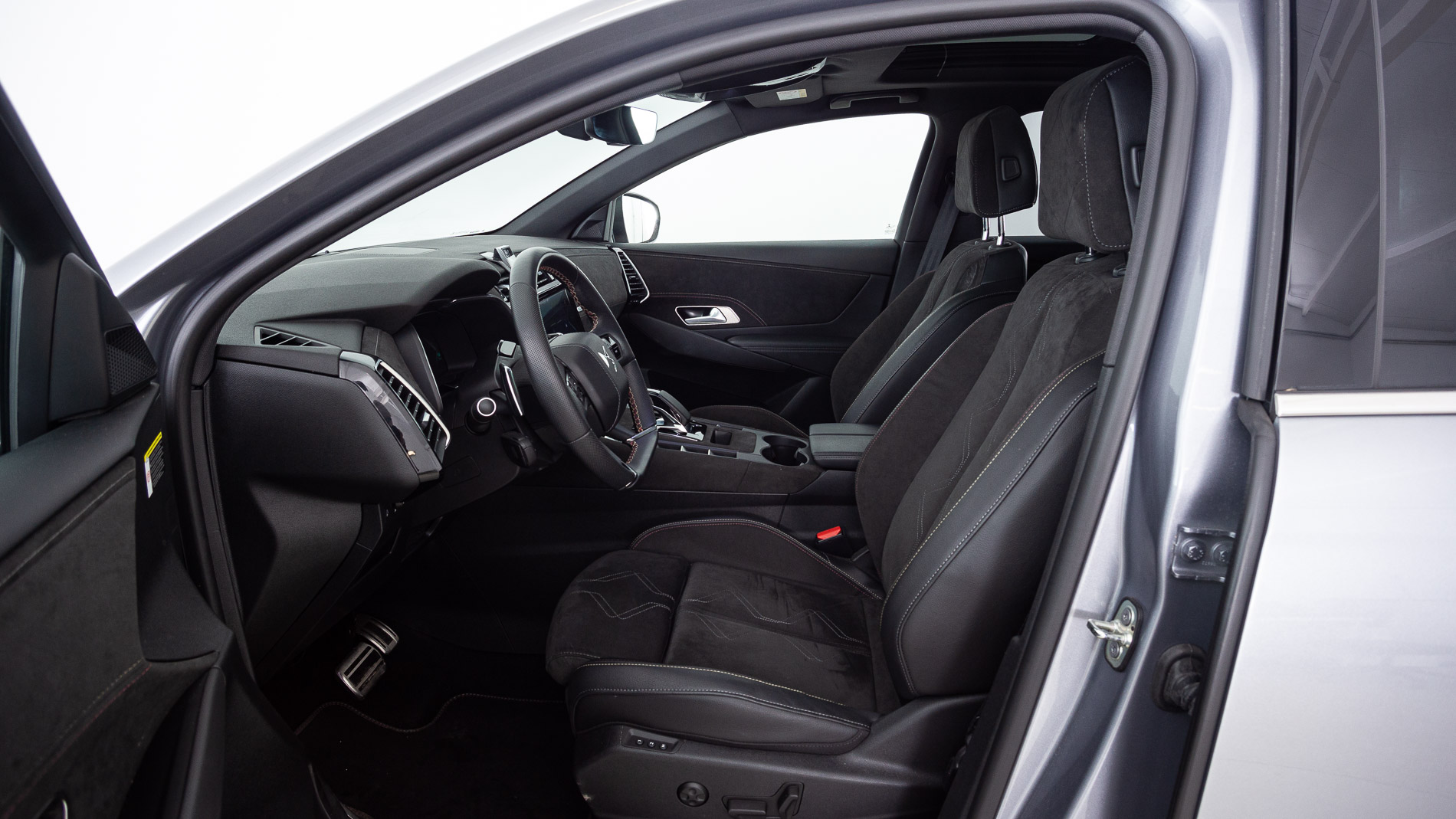 ds ds7 crossback performance line + E-TENSE 300 CA 2022 gris artense 21
