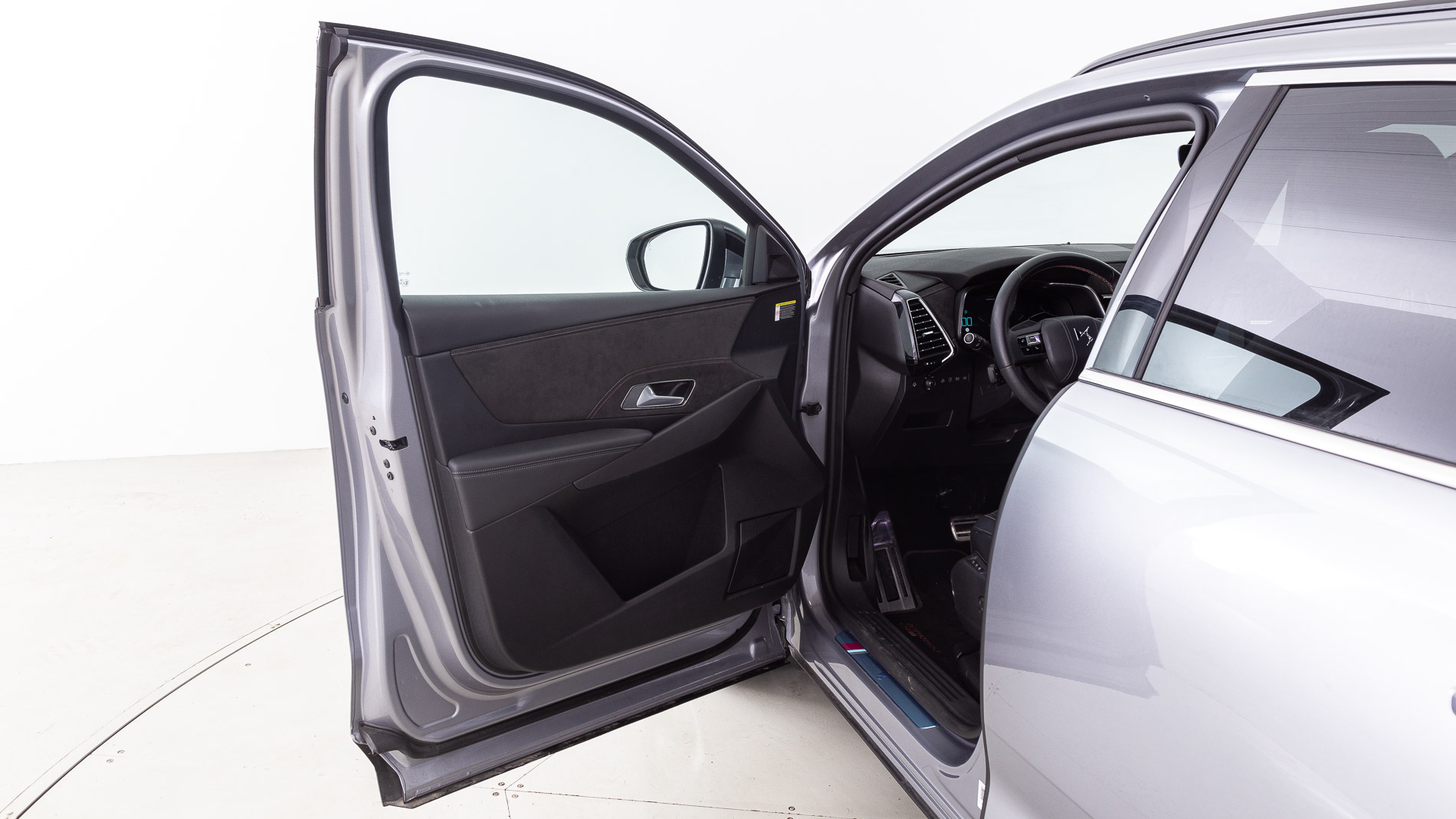 ds ds7 crossback performance line + E-TENSE 300 CA 2022 gris artense 24