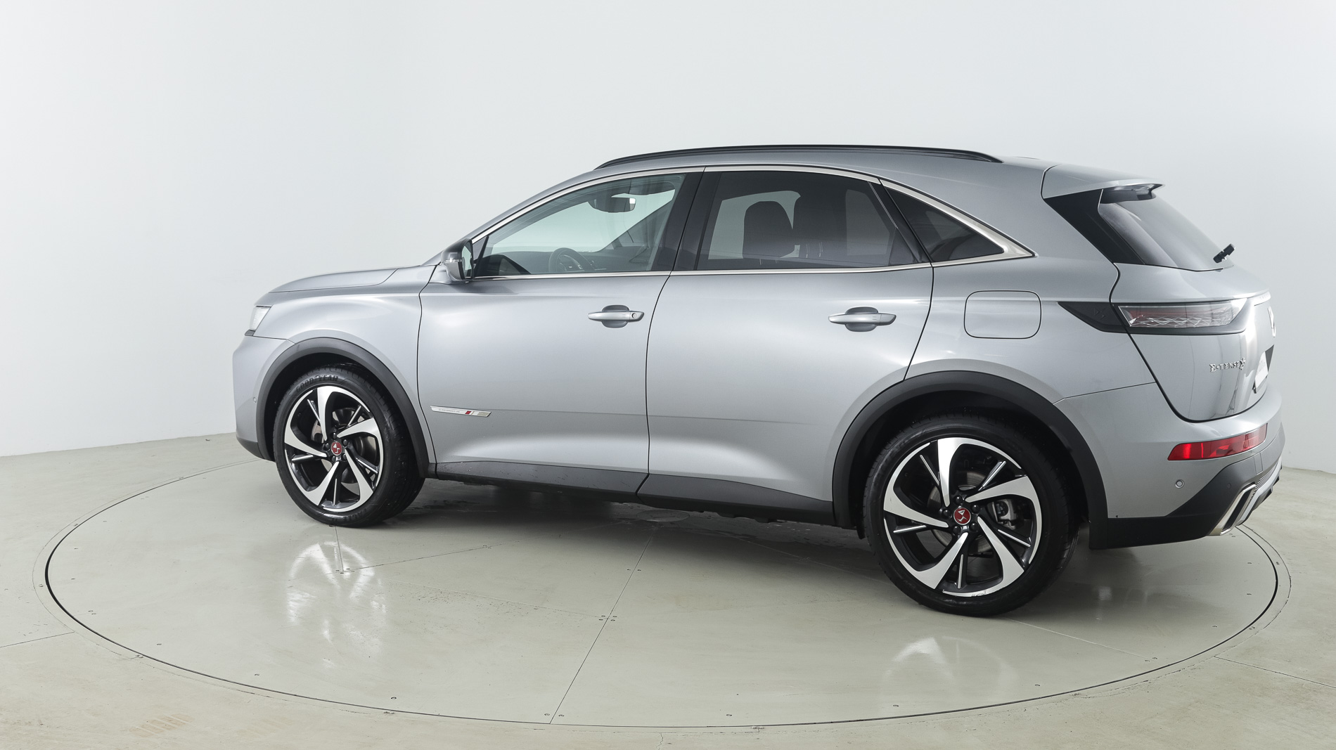 ds ds7 crossback performance line + E-TENSE 300 CA 2022 gris artense 9