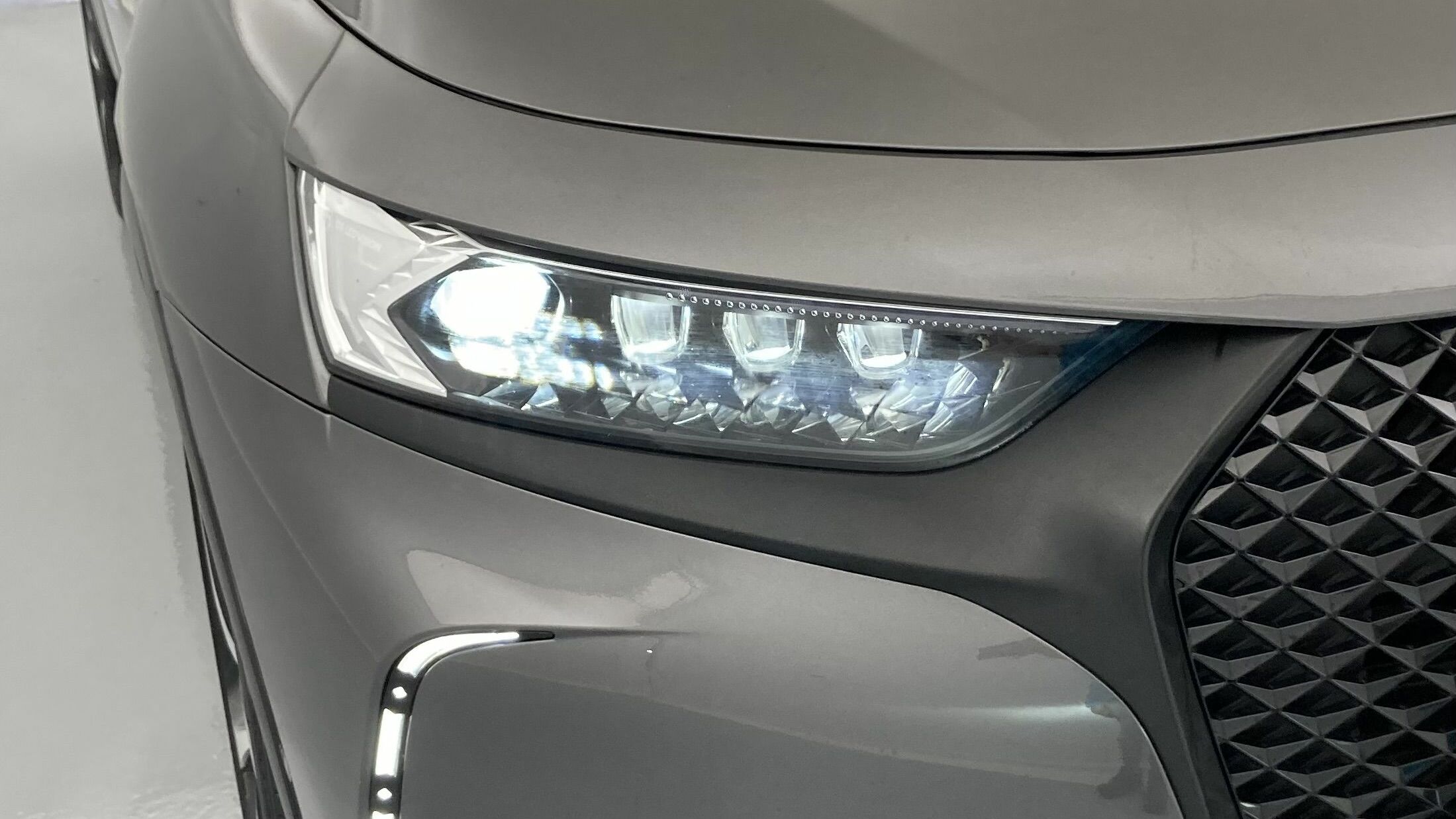 ds ds7 crossback performance line + E-TENSE 300 CA 2022 gris platino 23