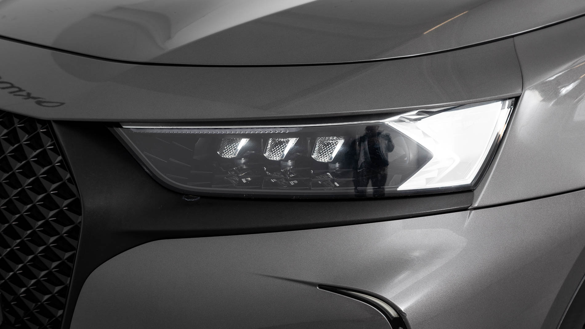 ds ds7 crossback performance line + E-TENSE 300 CA 2022 gris platino 29