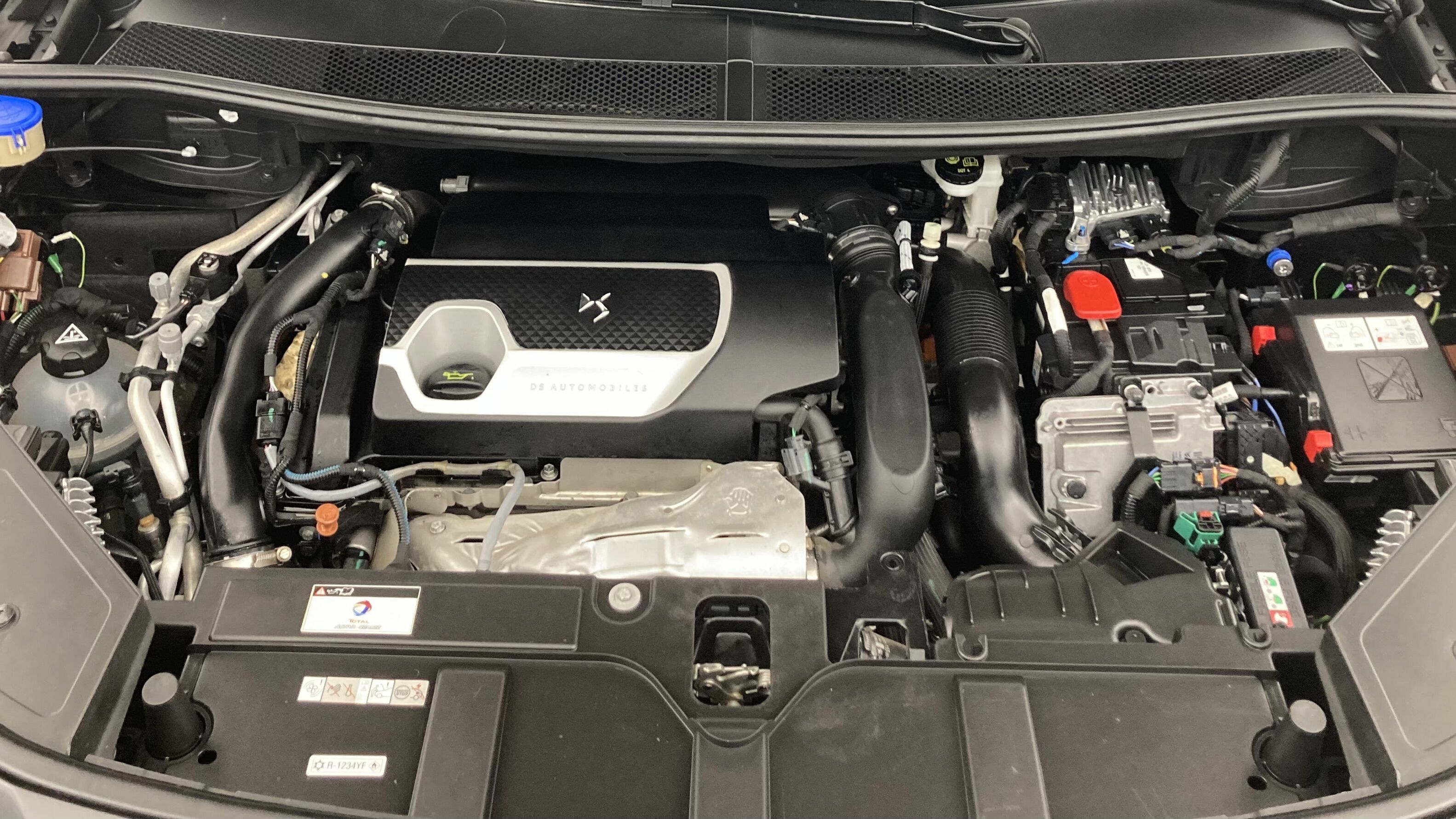 ds ds7 crossback performance line + E-TENSE 300 CA 2022 negro perla 18