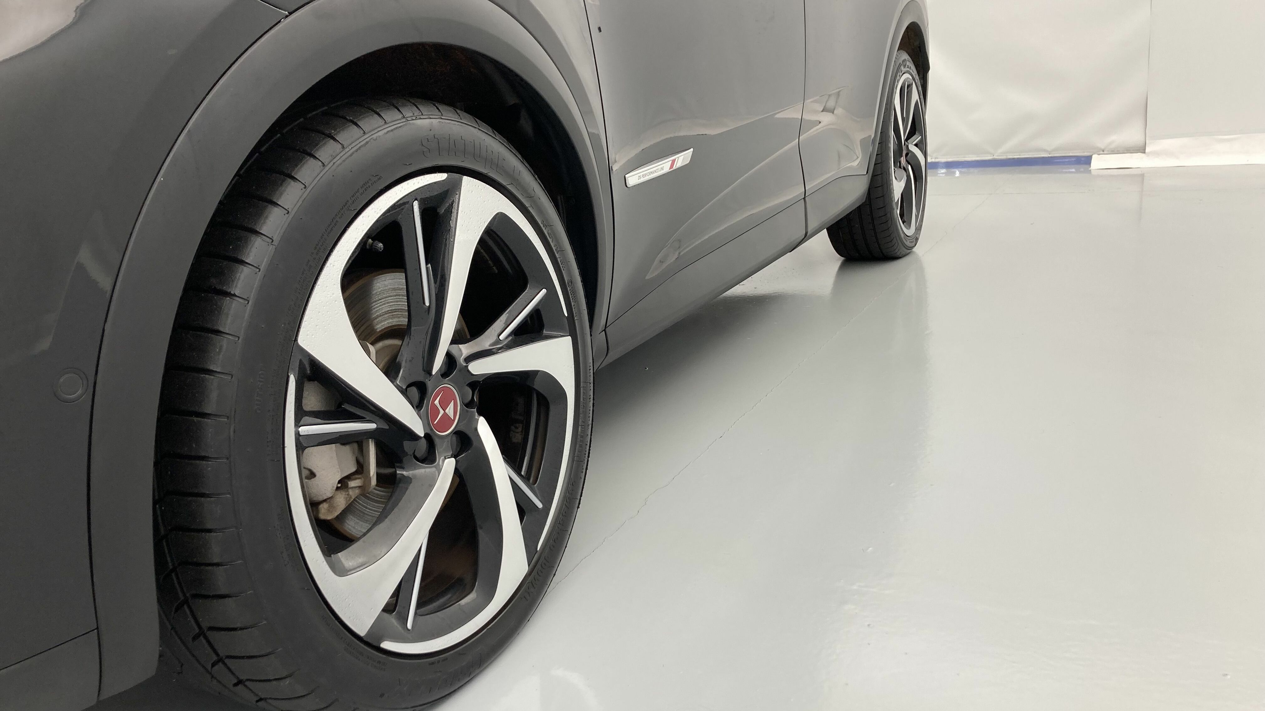 ds ds7 crossback performance line + E-TENSE 300 CA 2022 negro perla 19