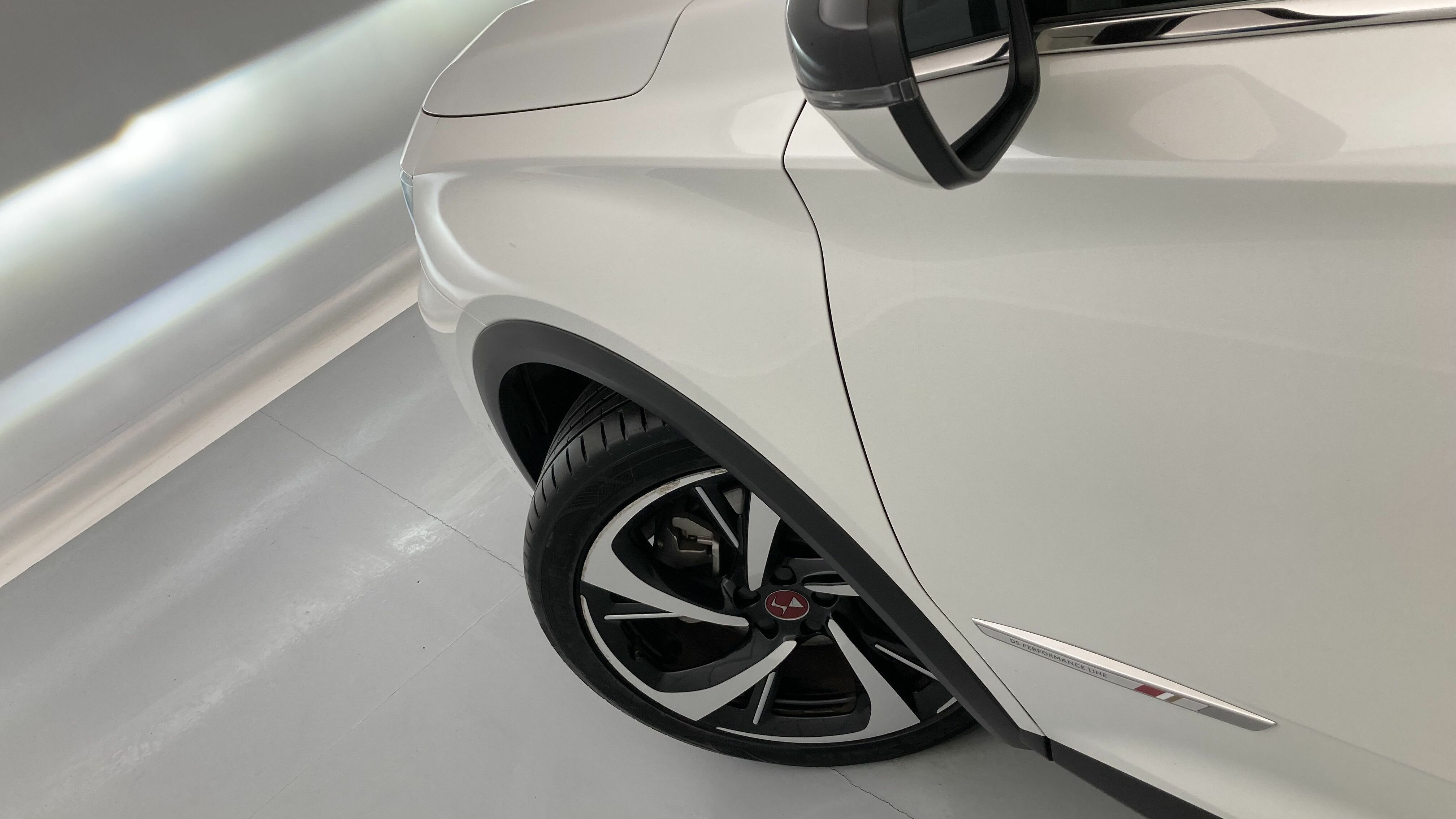 ds ds7 crossback performance line + E-TENSE 300 CA 2022 blanco nacarado 29