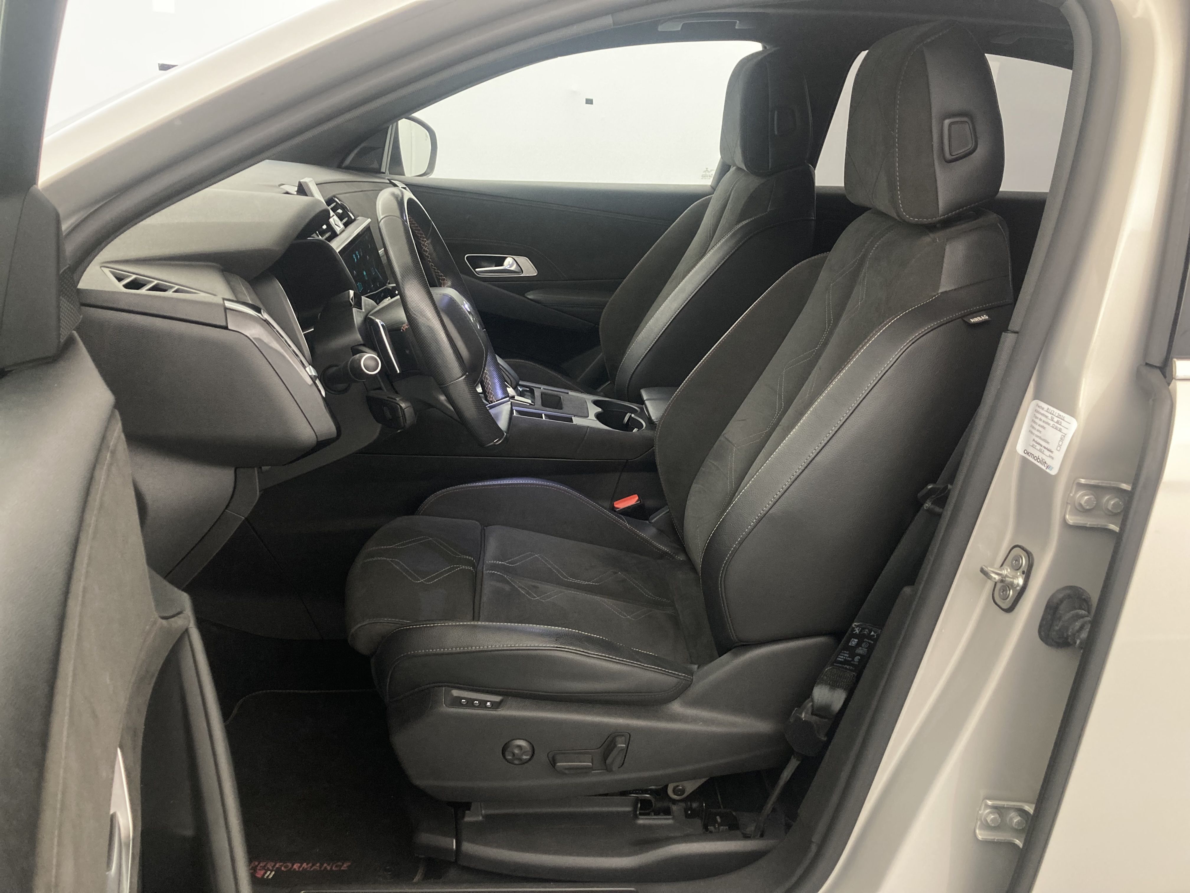 ds ds7 crossback performance line + E-TENSE 300 CA 2022 crystal pearl 14