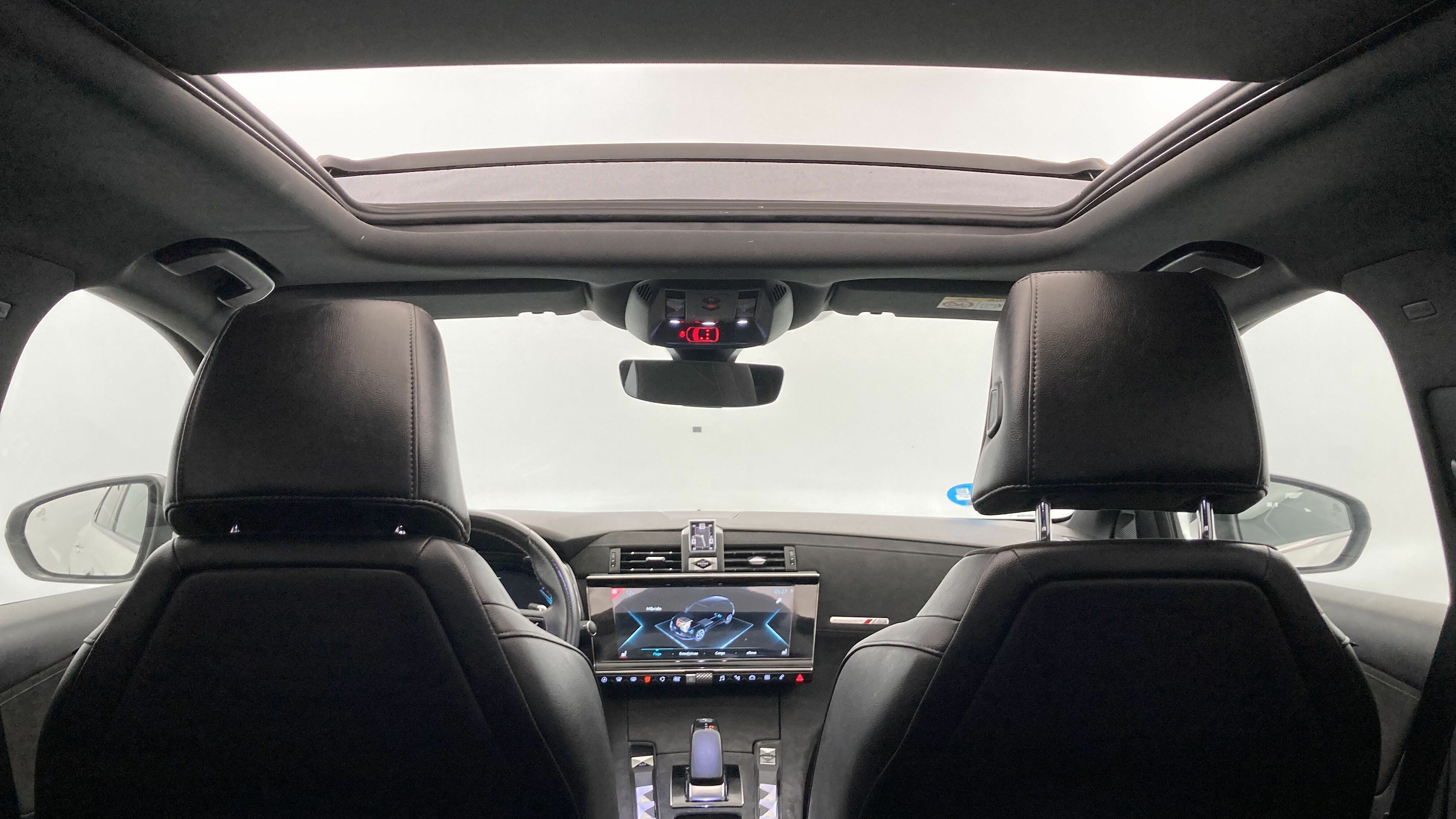 ds ds7 crossback performance line + E-TENSE 300 CA 2022 blanco nacarado 32