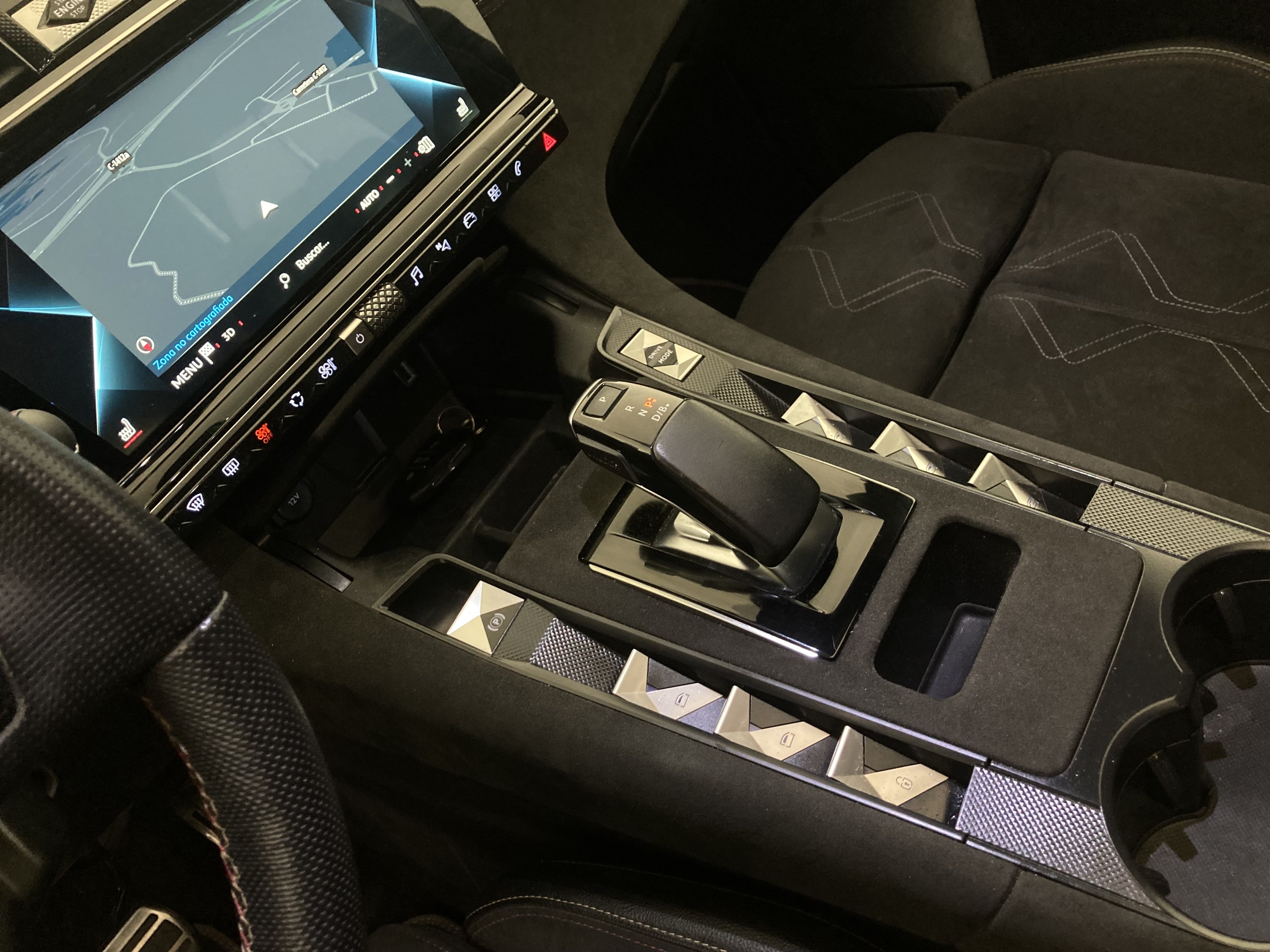 ds ds7 crossback performance line + E-TENSE 300 CA 2022 gris artense 11