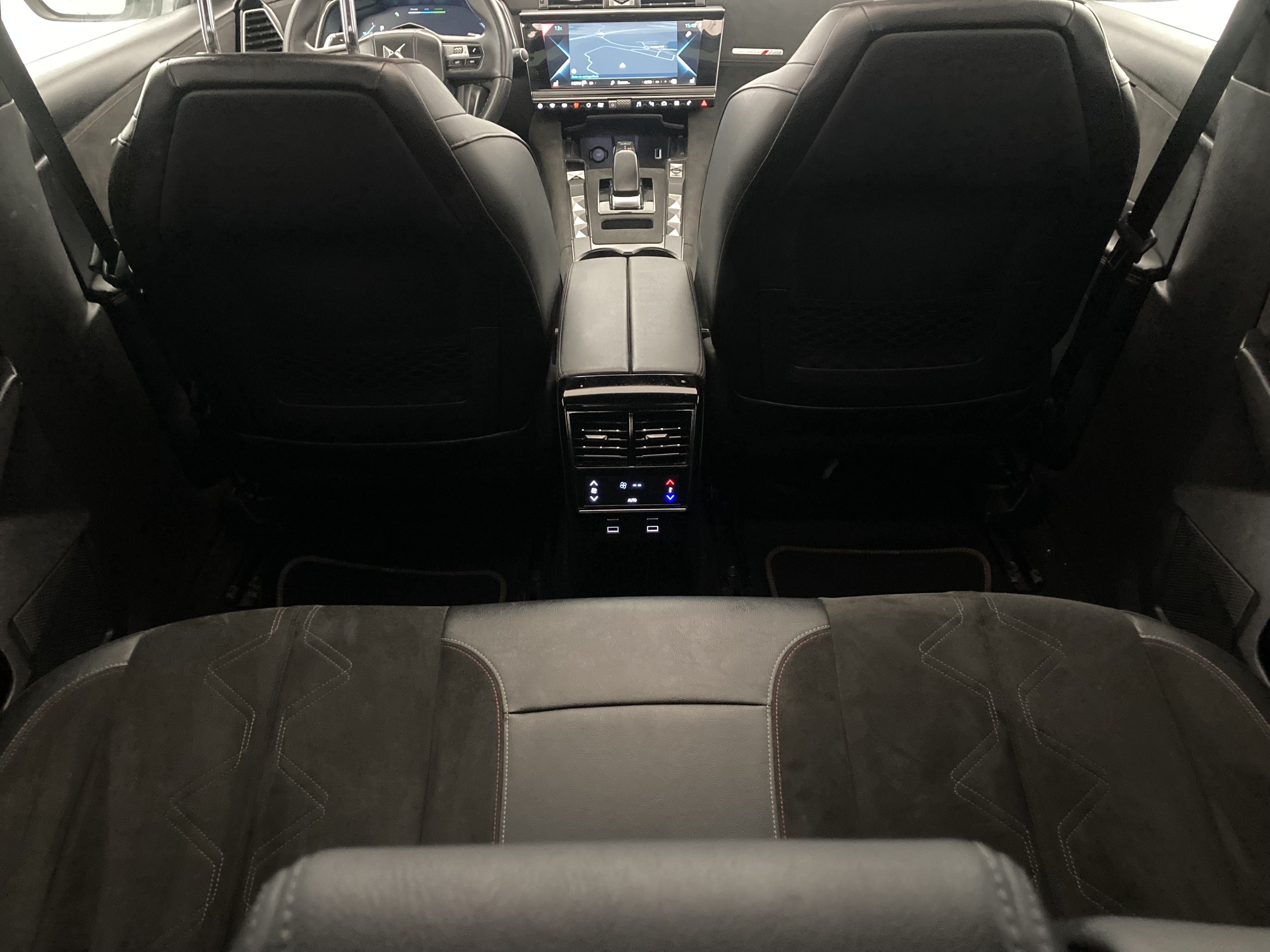 ds ds7 crossback performance line + E-TENSE 300 CA 2022 gris artense 13