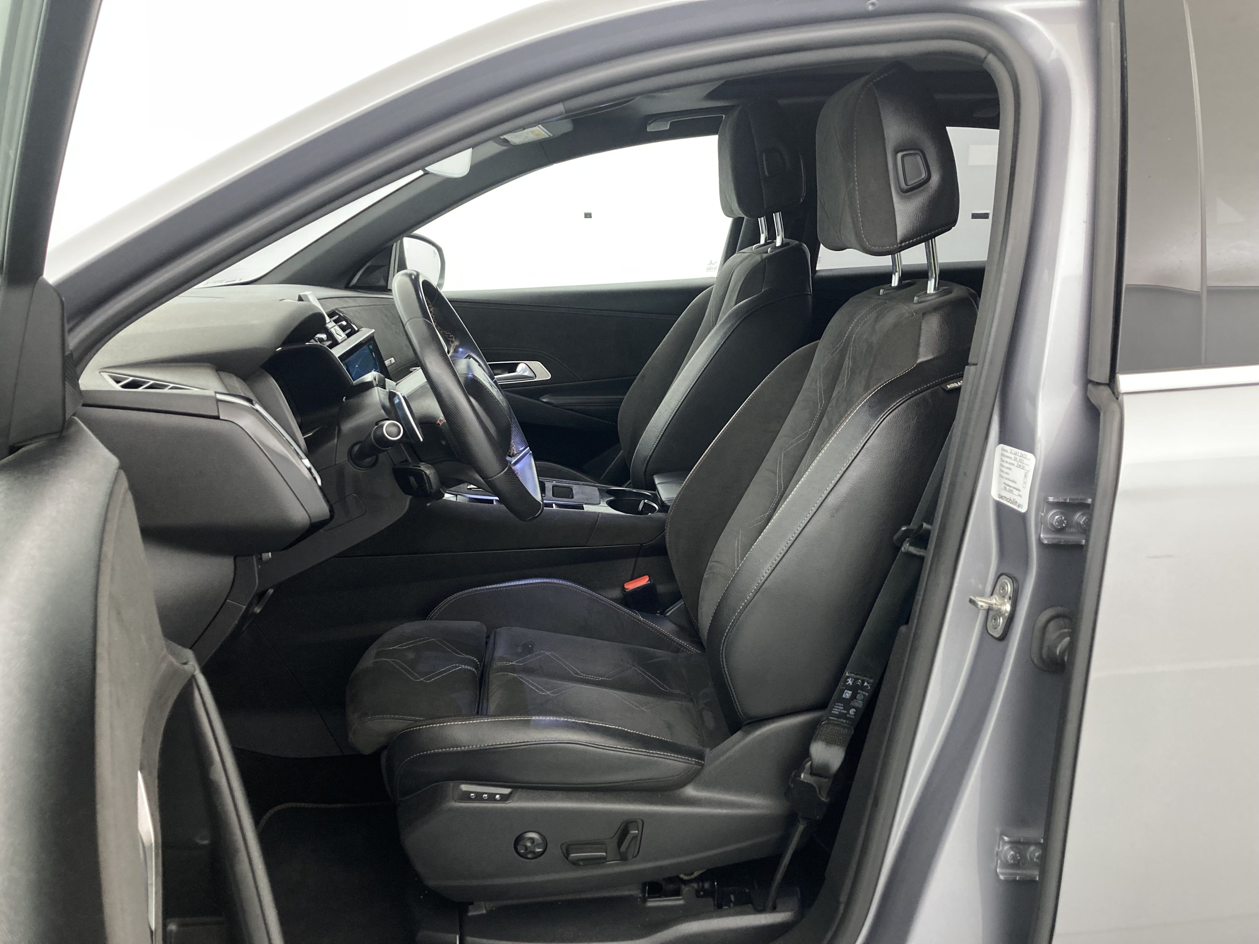 ds ds7 crossback performance line + E-TENSE 300 CA 2022 gris artense 14