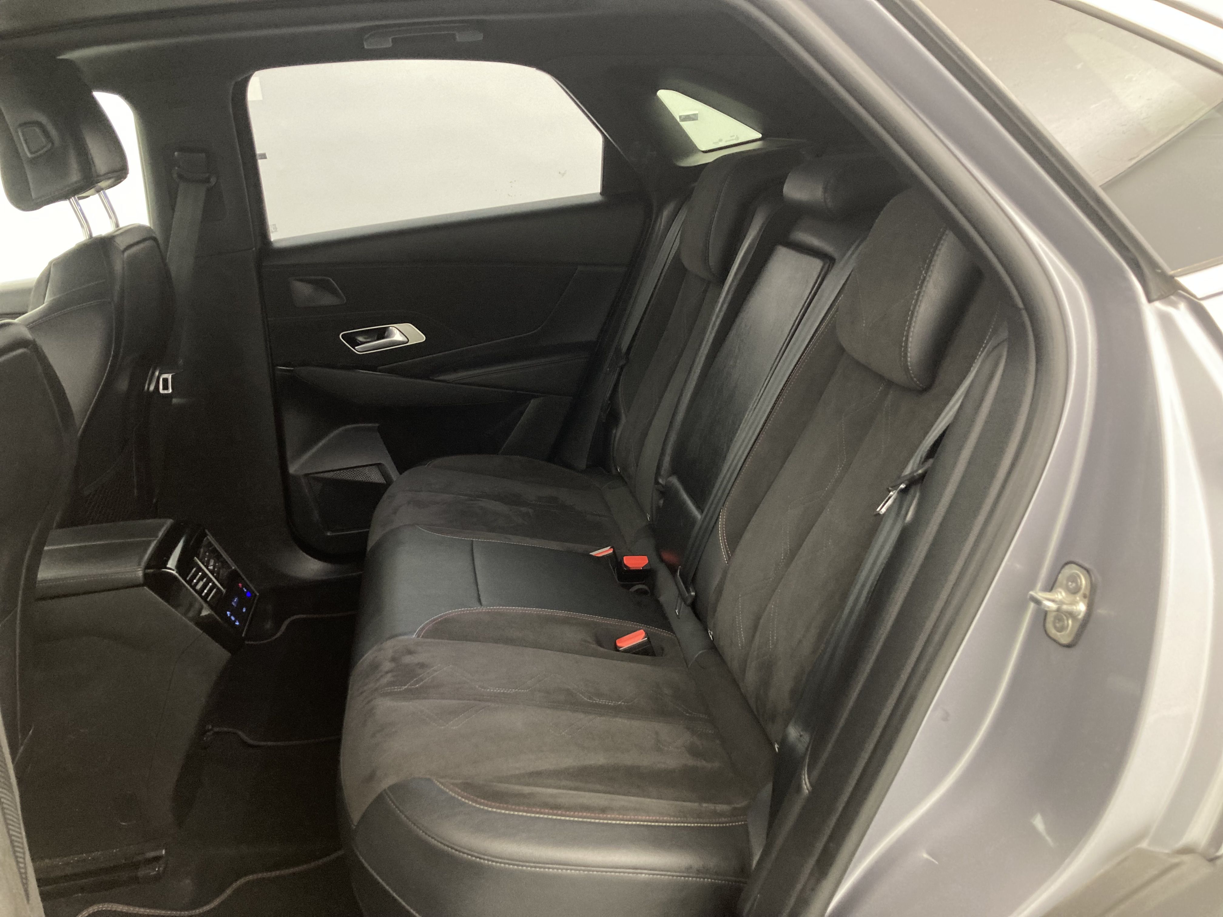 ds ds7 crossback performance line + E-TENSE 300 CA 2022 gris artense 18