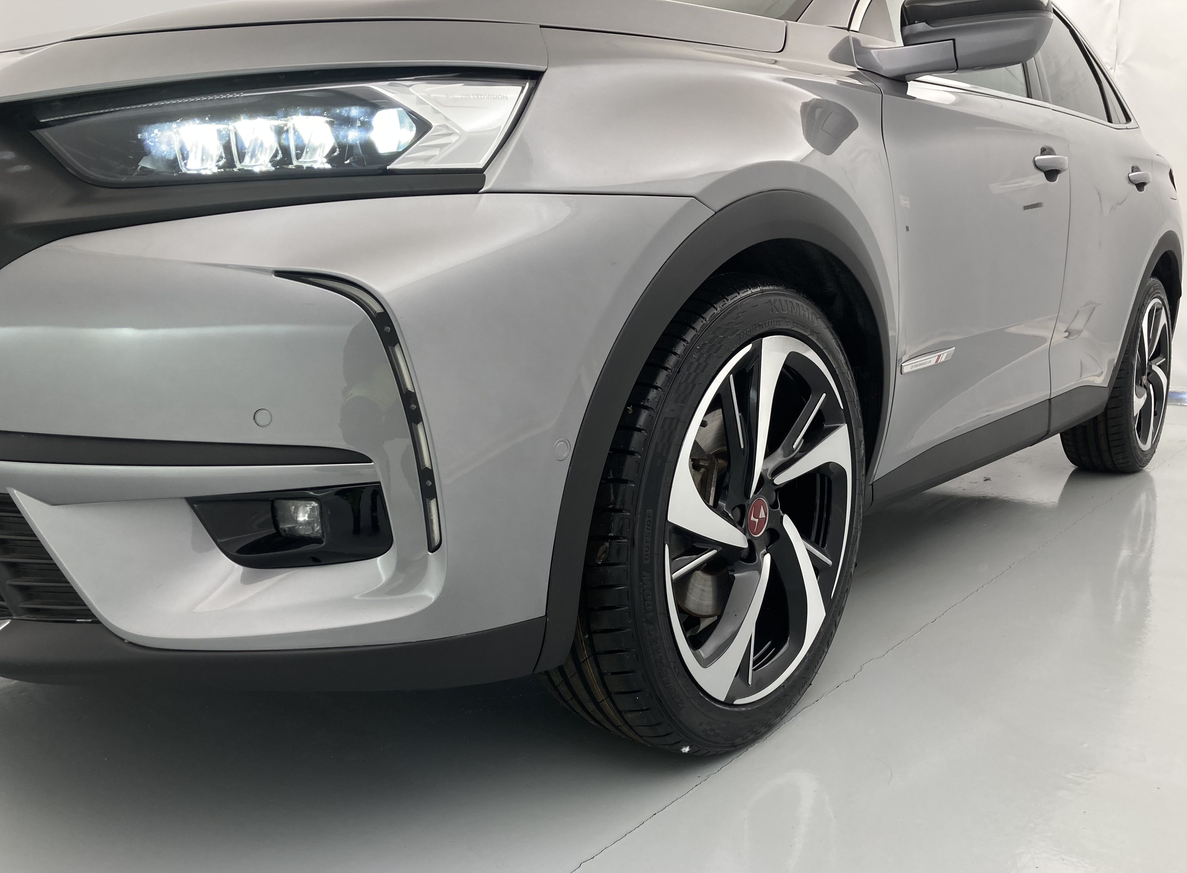 ds ds7 crossback performance line + E-TENSE 300 CA 2022 gris artense 28