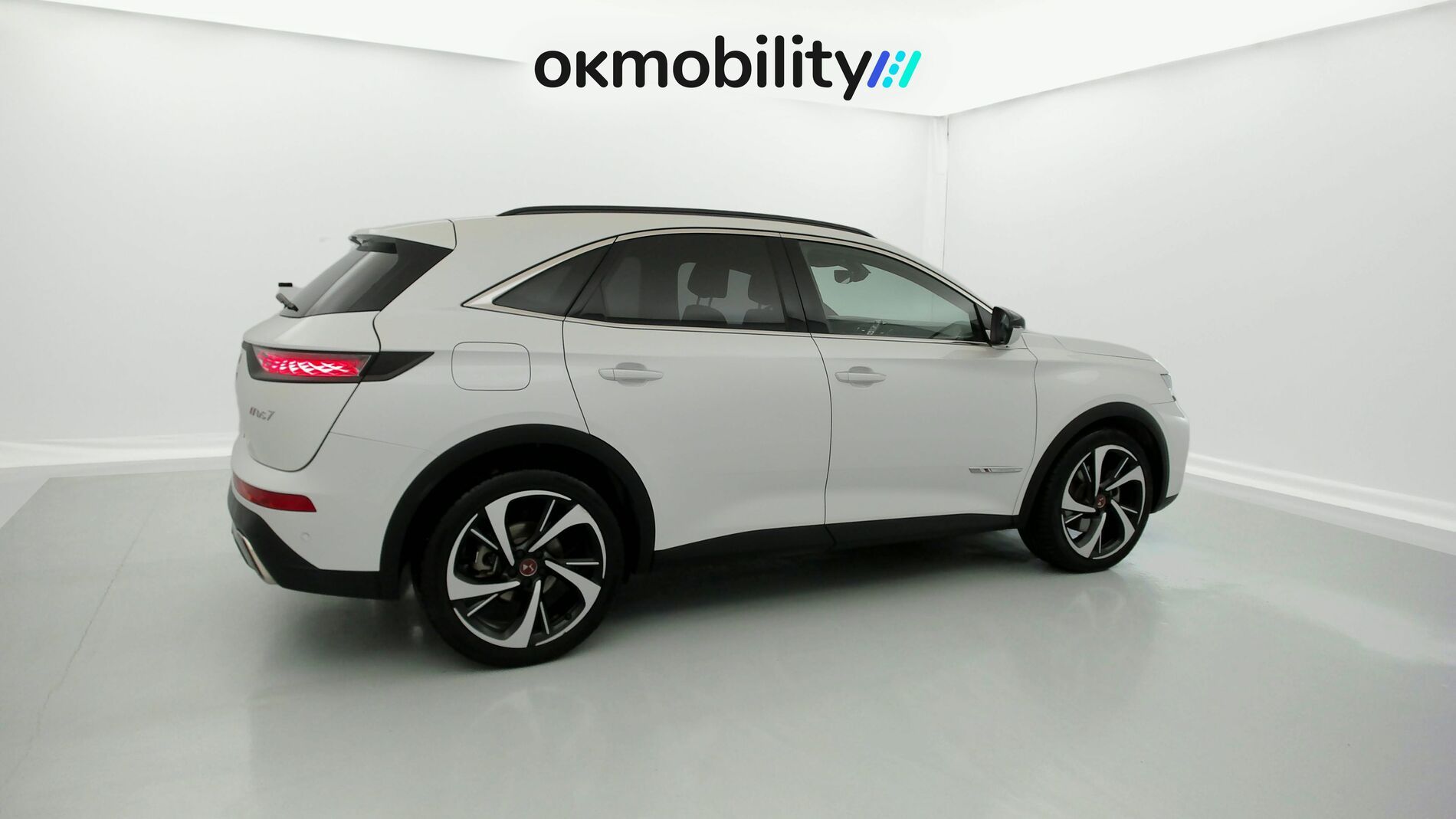 ds ds7 crossback performance line + E-TENSE 300 CA 2022 blanco nacarado 12