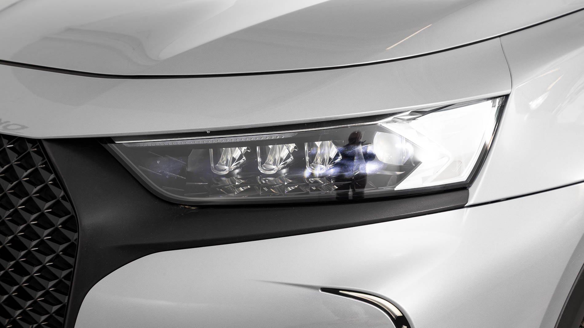 ds ds7 crossback performance line + E-TENSE 300 CA 2022 gris artense 30