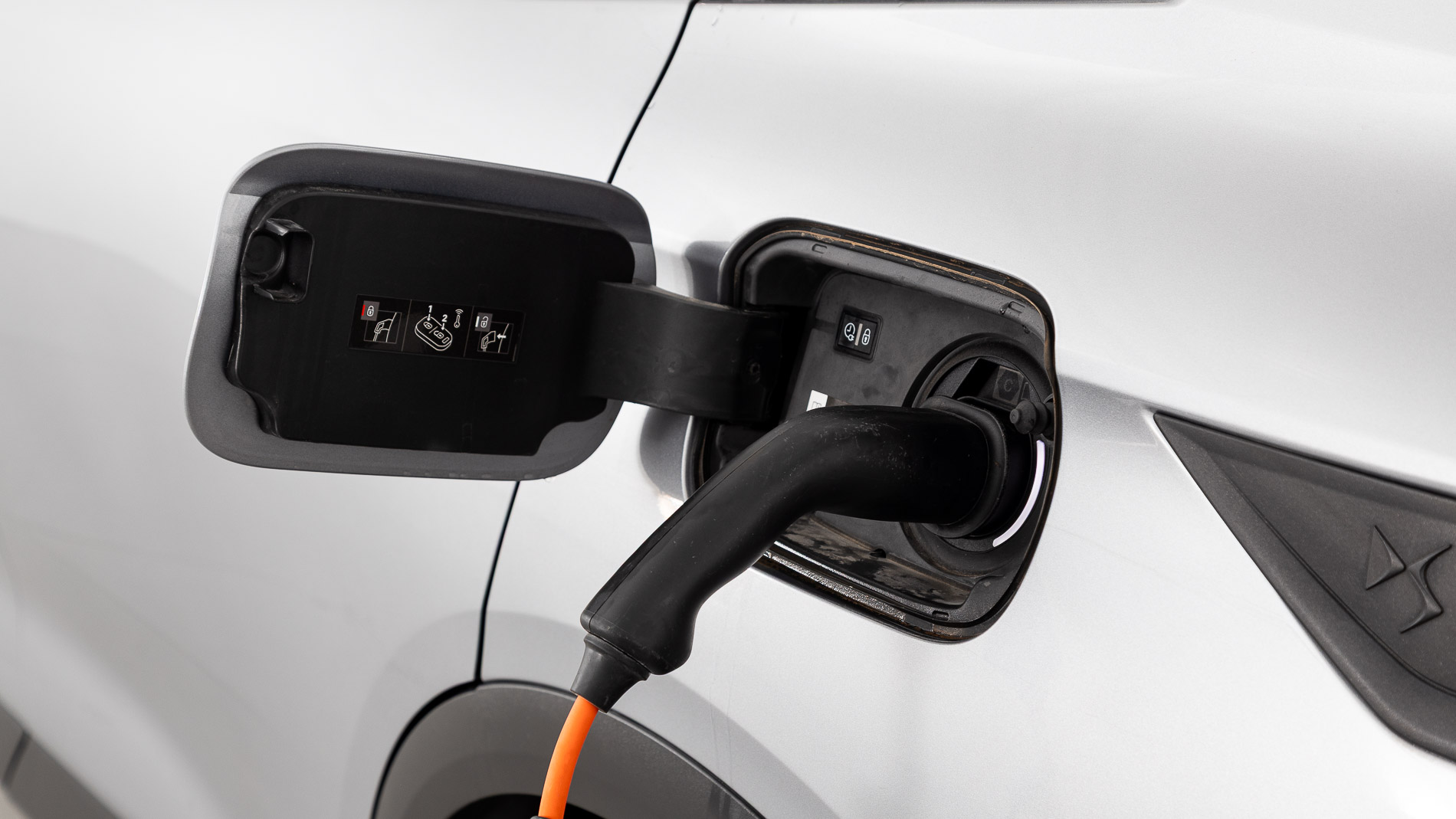 ds ds7 crossback performance line + E-TENSE 300 CA 2022 gris artense 34