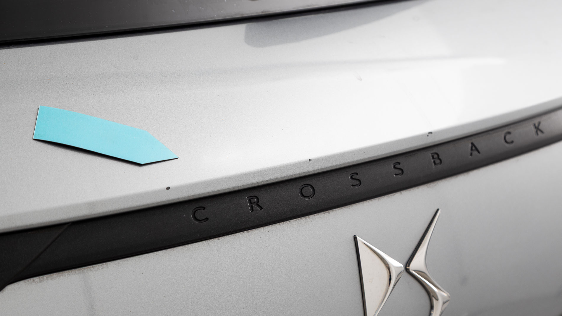 ds ds7 crossback performance line + E-TENSE 300 CA 2022 gris artense 40