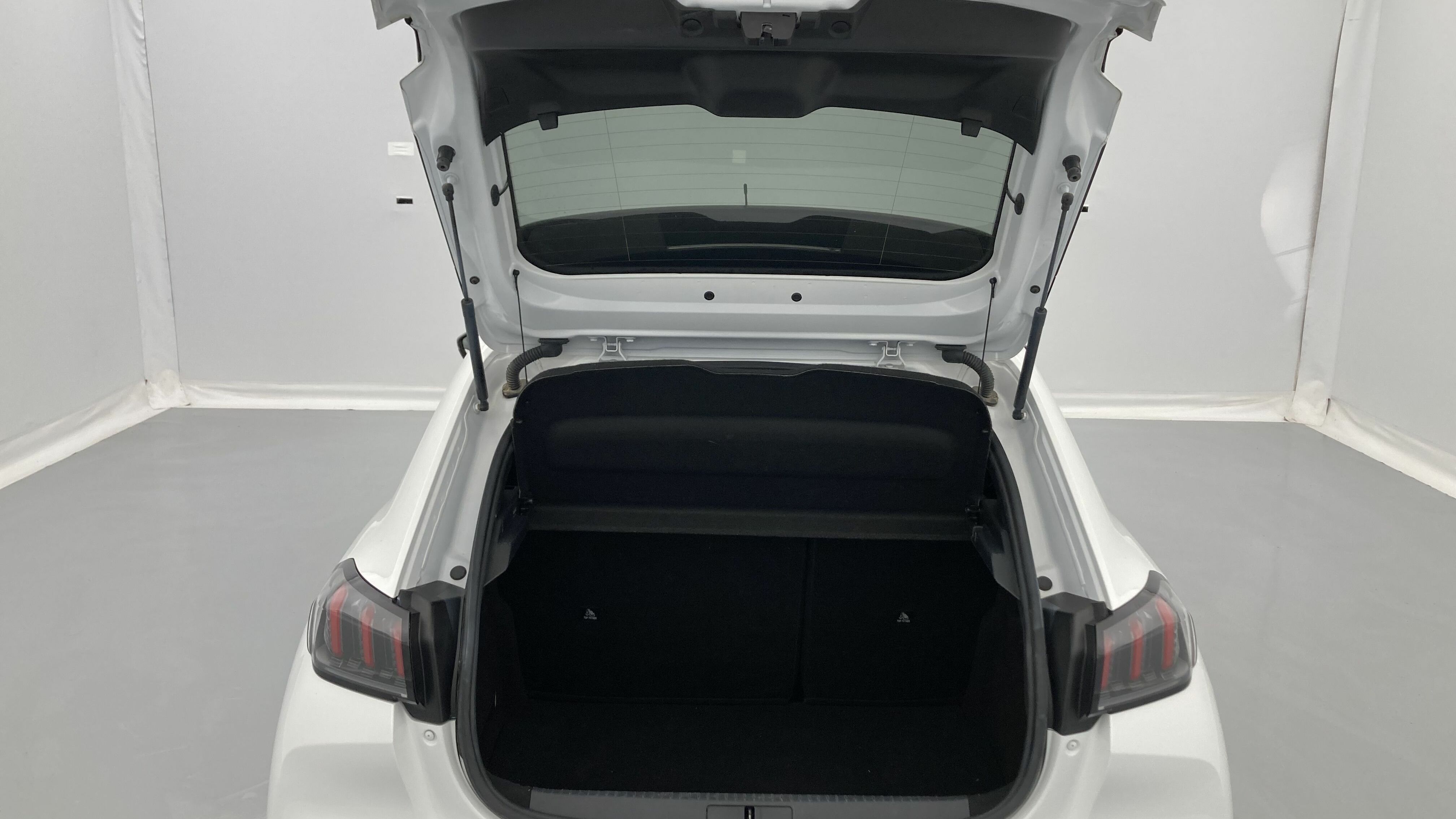 peugeot 208 allure 1.2 PURETECH 100 2024 blanco banquise 18