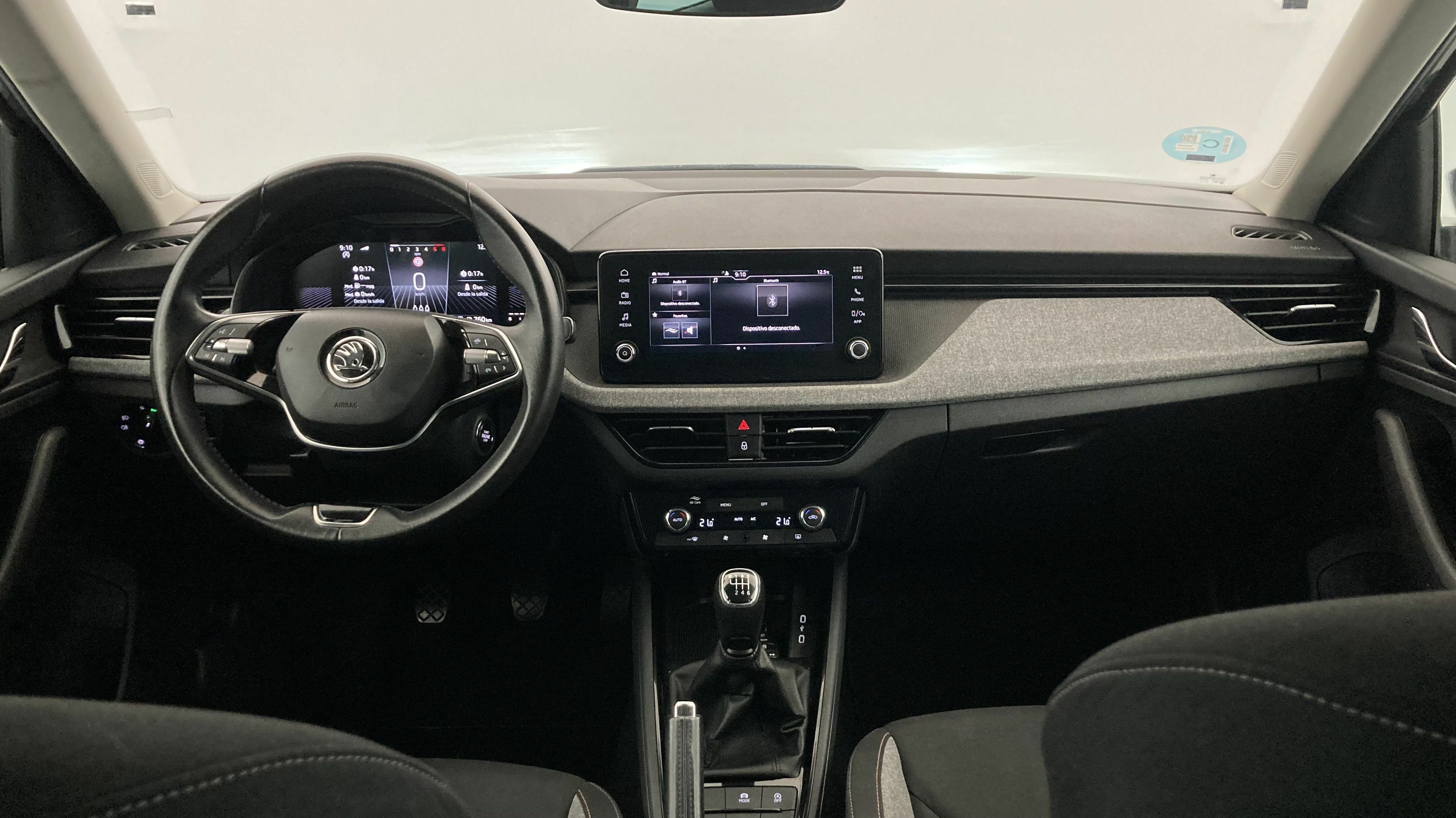 skoda kamiq selection 1.0 TSI 115 2024 gris graphite 16