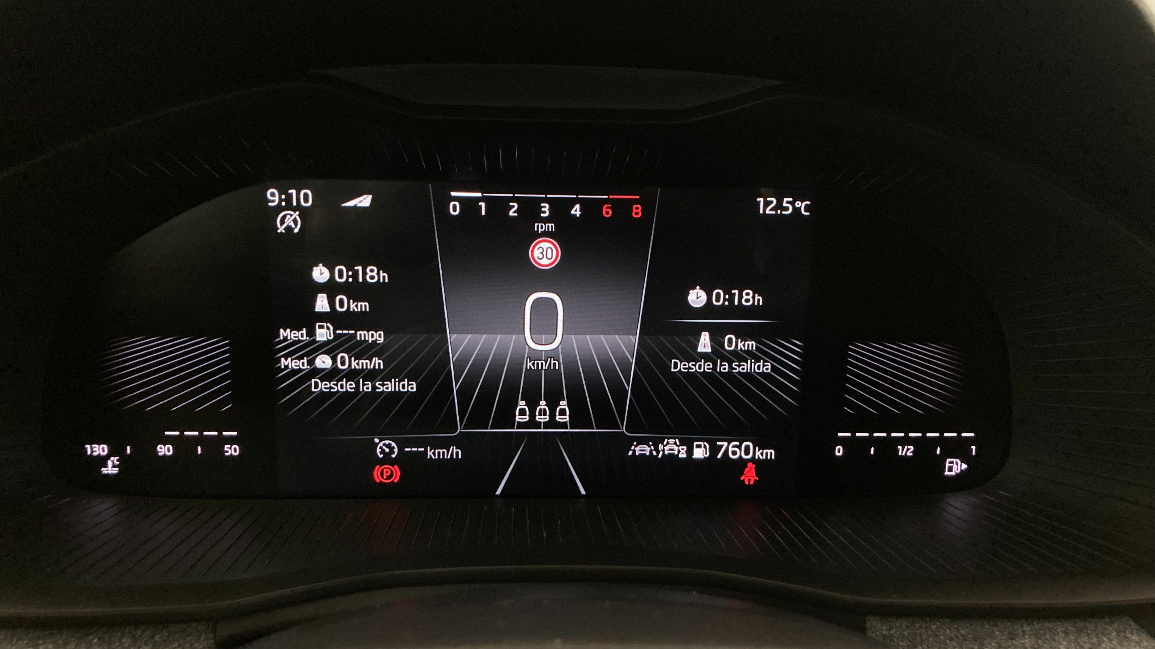 skoda kamiq selection 1.0 TSI 115 2024 gris graphite 18