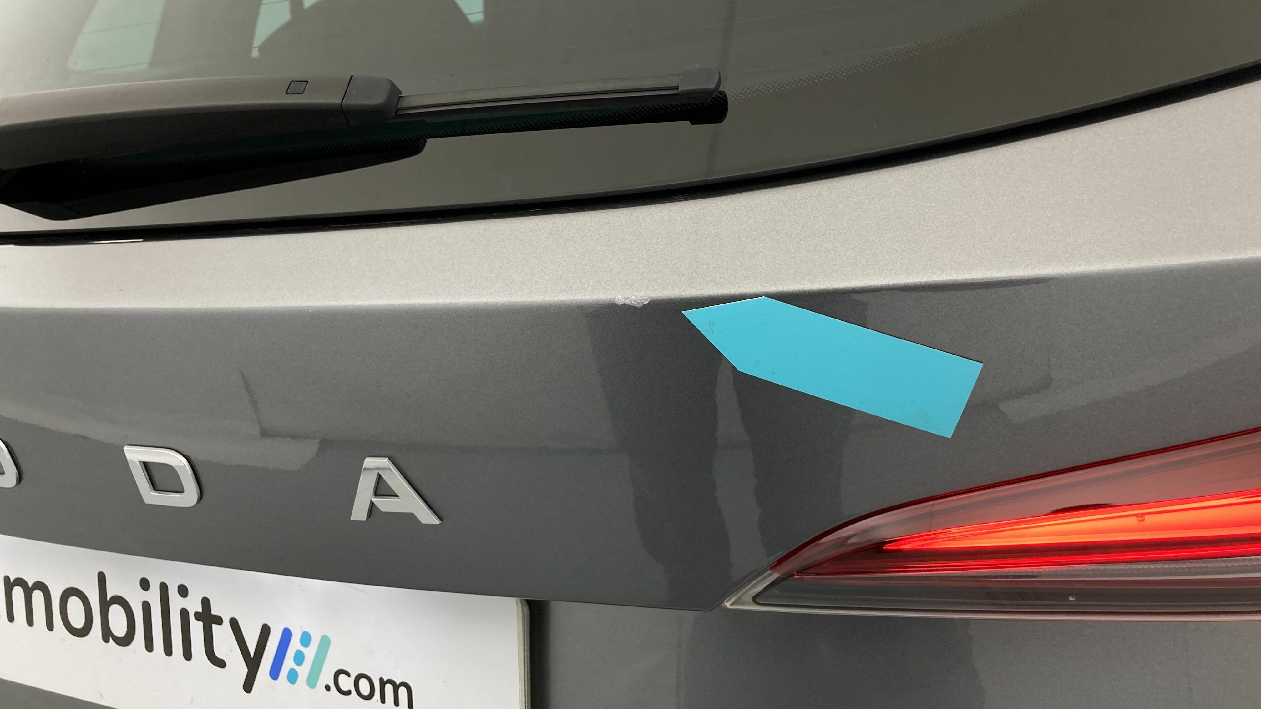 skoda kamiq selection 1.0 TSI 115 2024 gris graphite 23