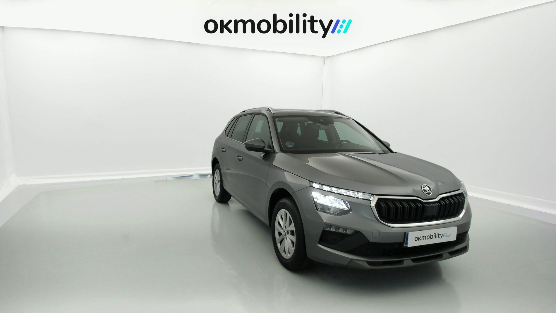 skoda kamiq selection 1.0 TSI 115 2024 gris graphite 3