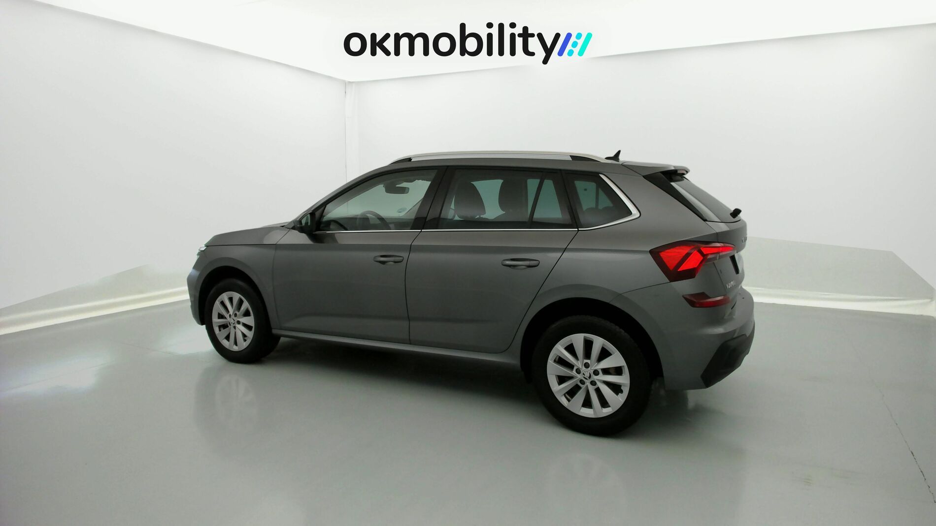 skoda kamiq selection 1.0 TSI 115 2024 gris graphite 8