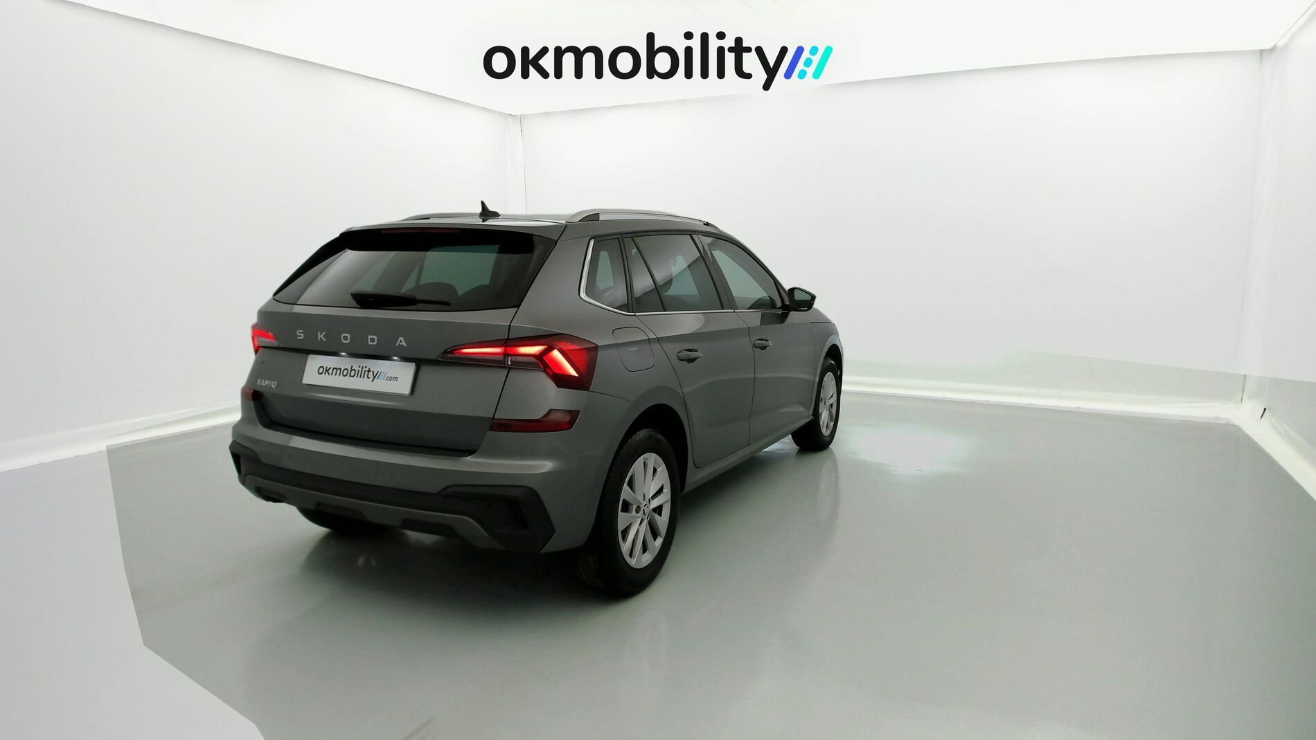 skoda kamiq selection 1.0 TSI 115 2024 gris graphite 11