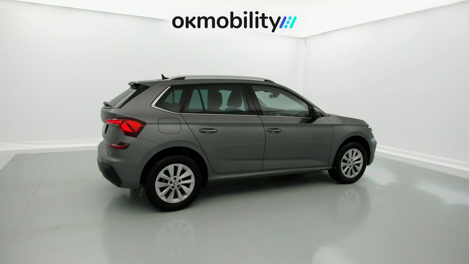 skoda kamiq selection 1.0 TSI 115 2024 gris graphite 12