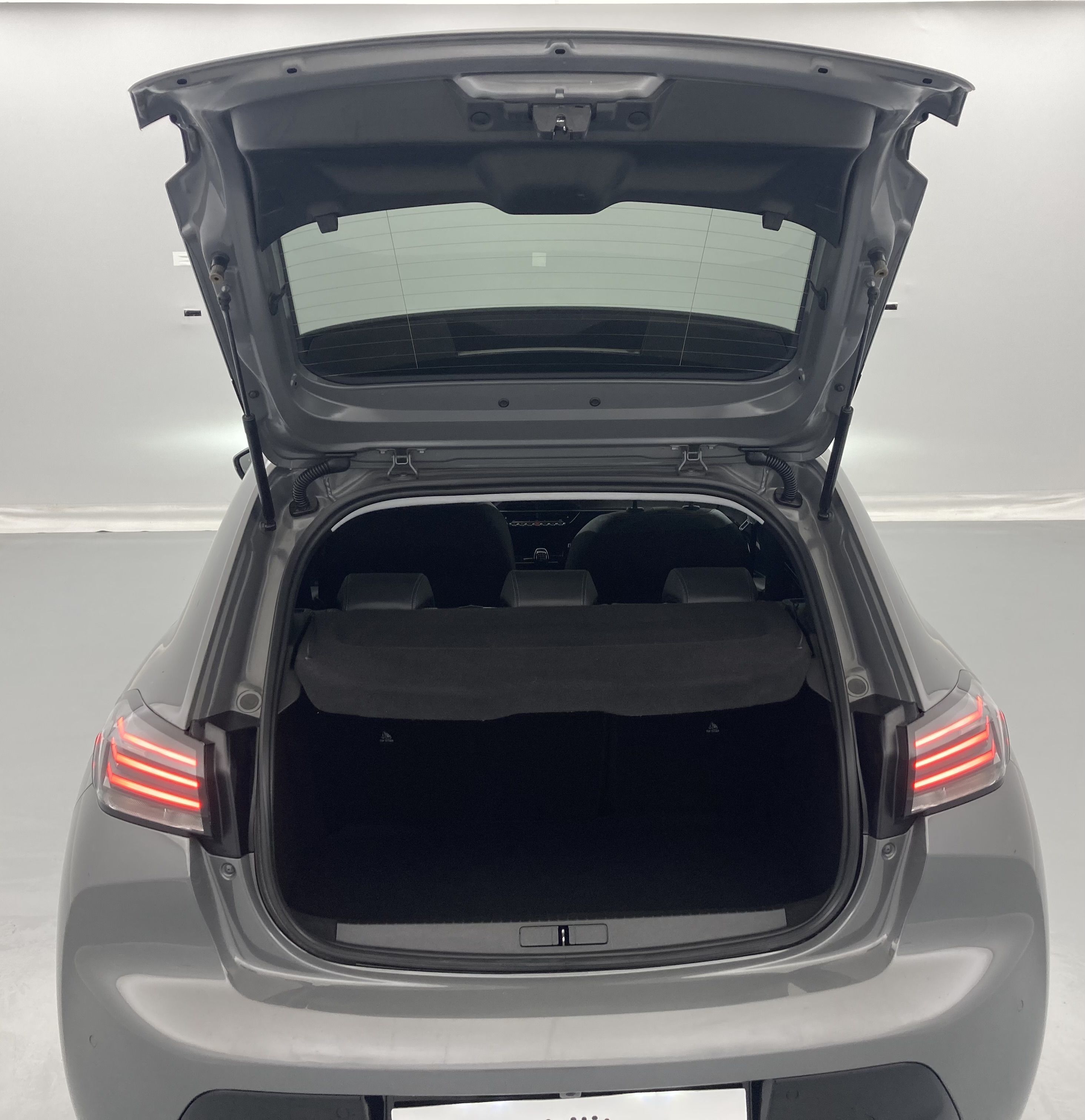 peugeot 208 allure 1.2 PURETECH 100 2024 gris selenium 23