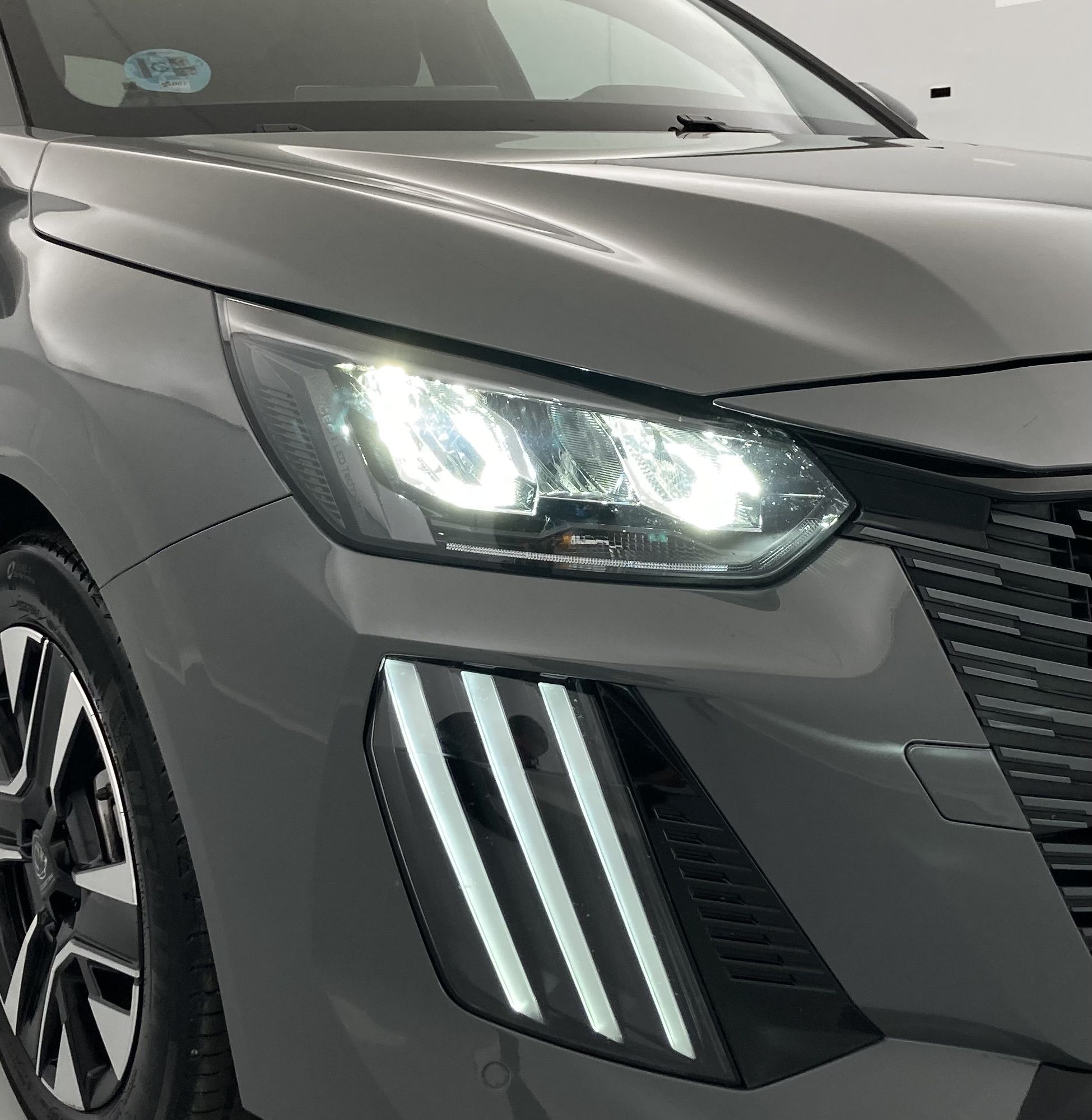 peugeot 208 allure 1.2 PURETECH 100 2024 grigio selenium 14