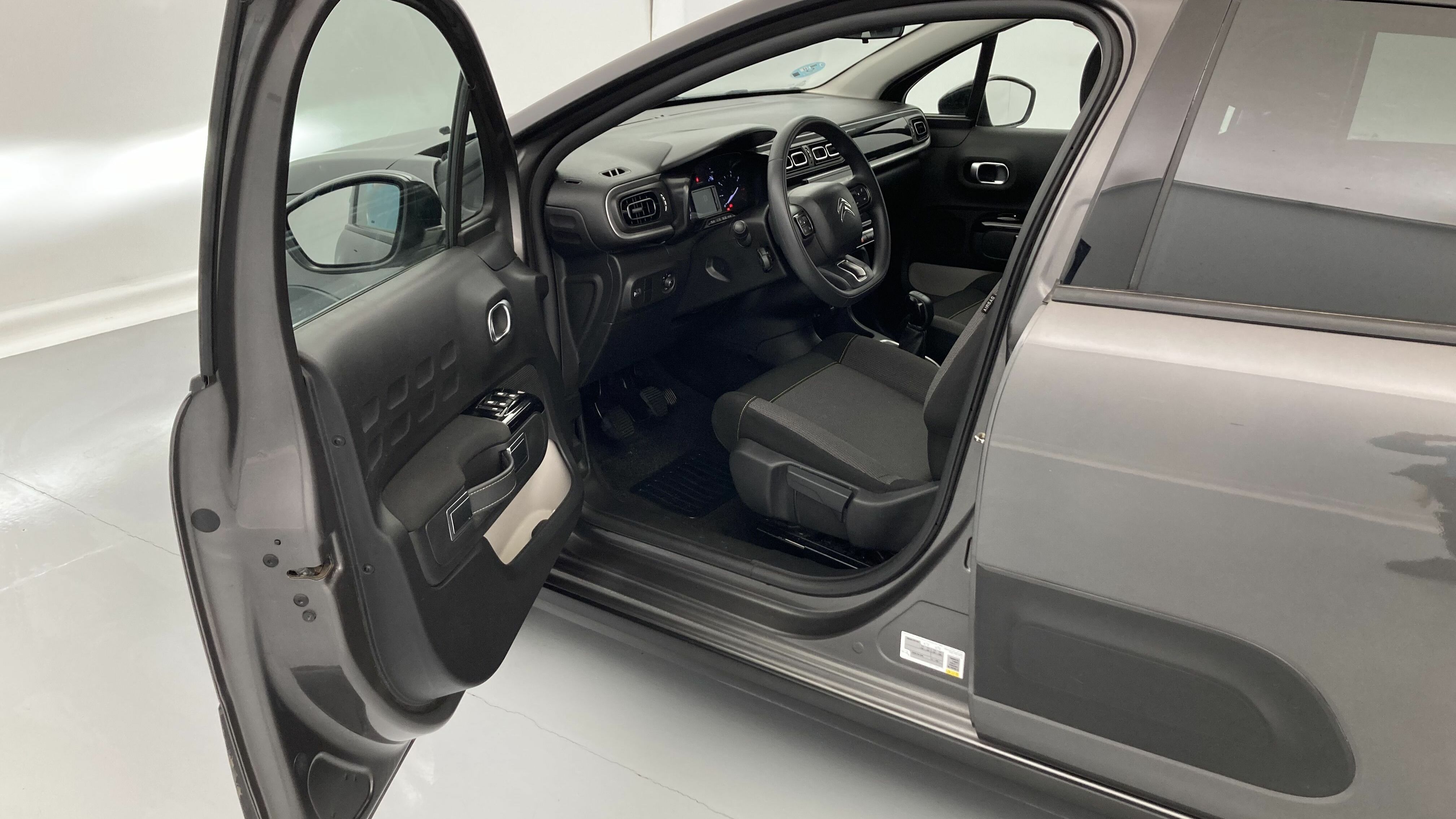 citroen c3 shine 1.2 PURETECH 110 EAT 2022 gris platino/negro 11