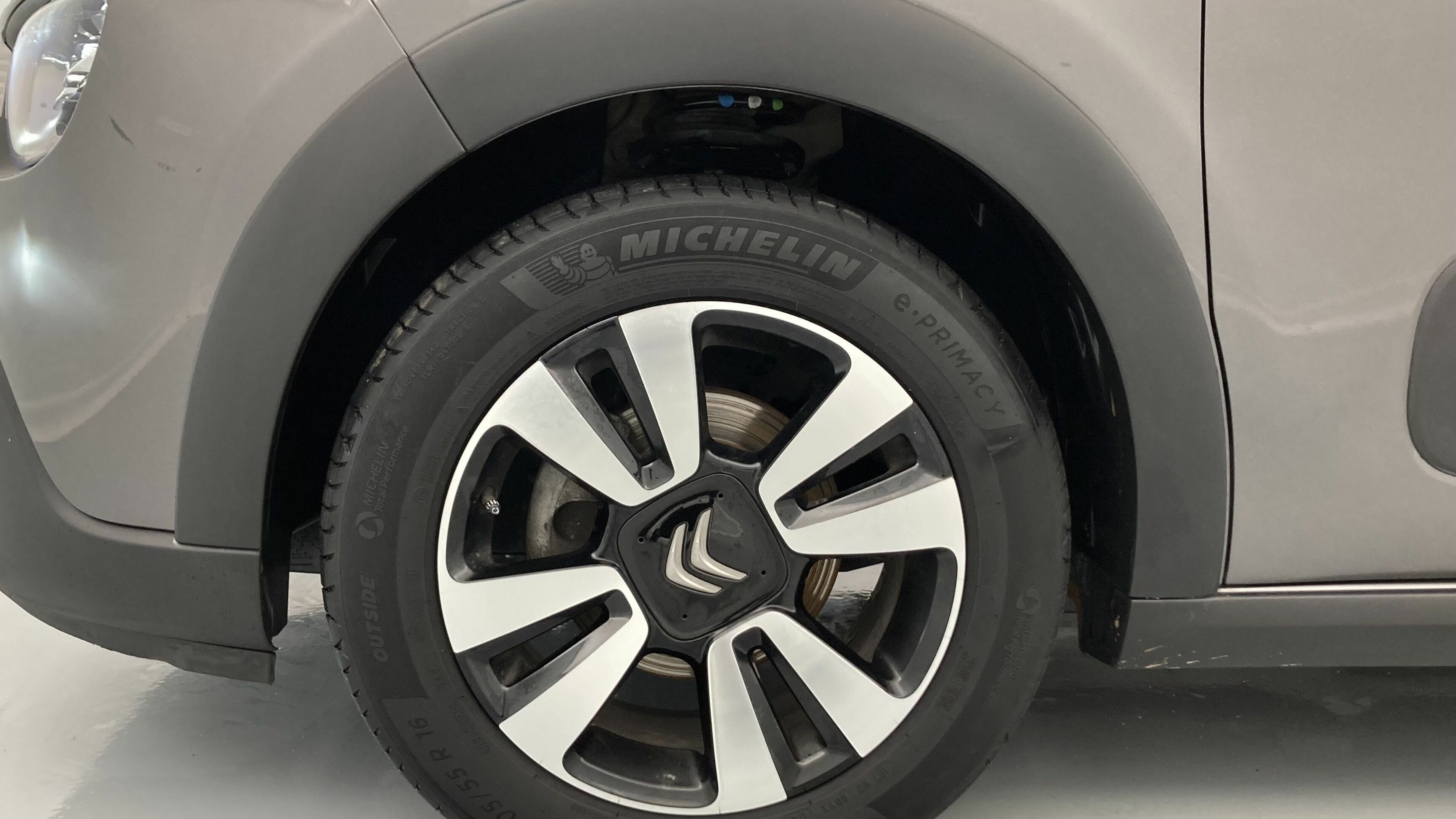 citroen c3 shine 1.2 PURETECH 110 EAT 2022 gris platino/negro 21